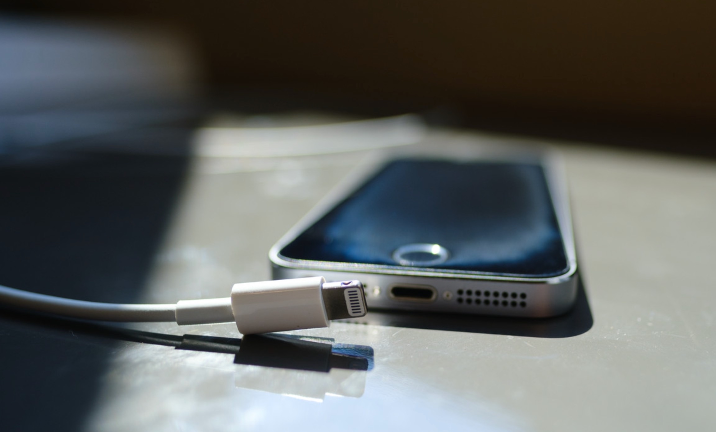 Apple bo cong Lightning anh 1