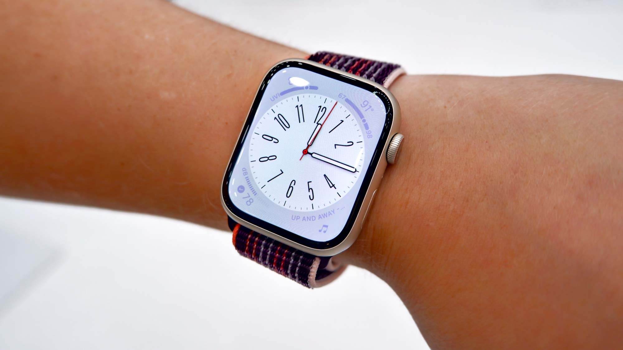 Tren tay Apple Watch Ultra anh 8