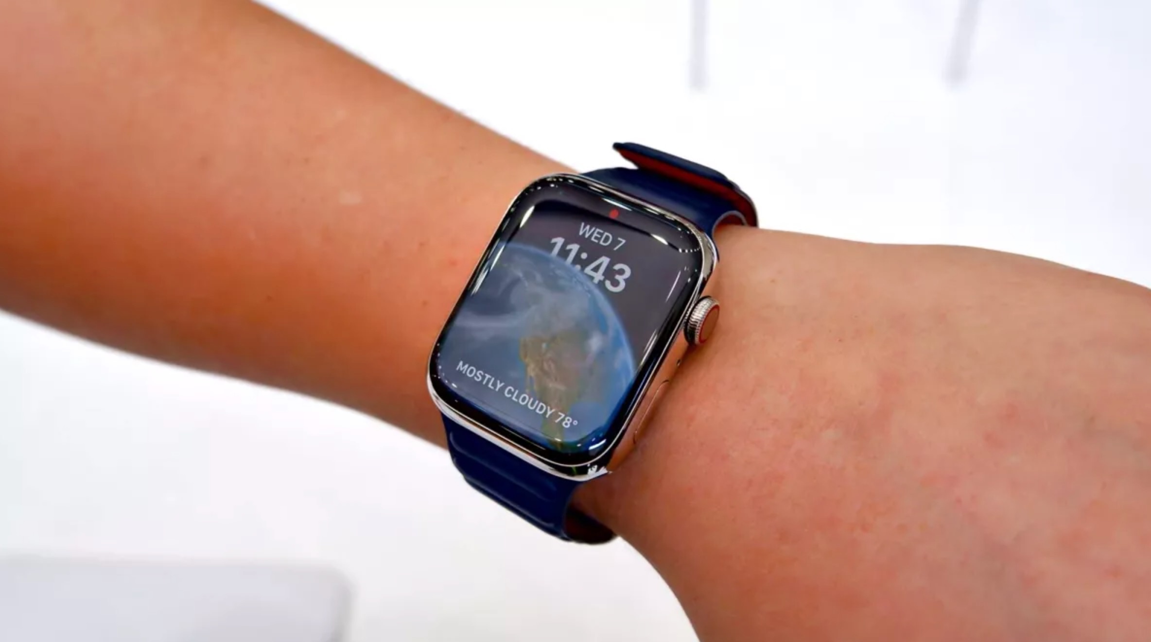 Tren tay Apple Watch Ultra anh 11