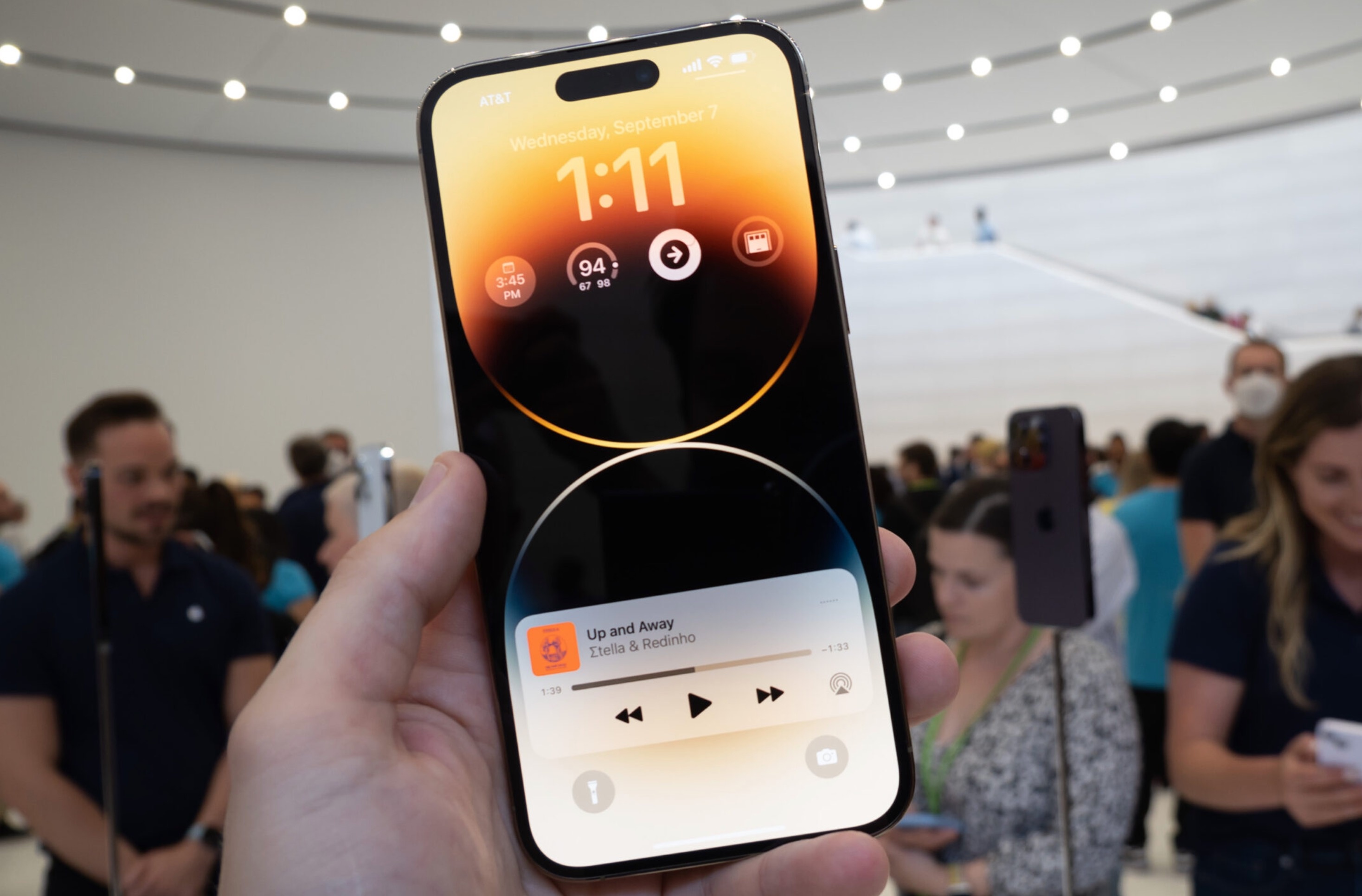 Chi tiet moi tren iPhone 14 hinh anh