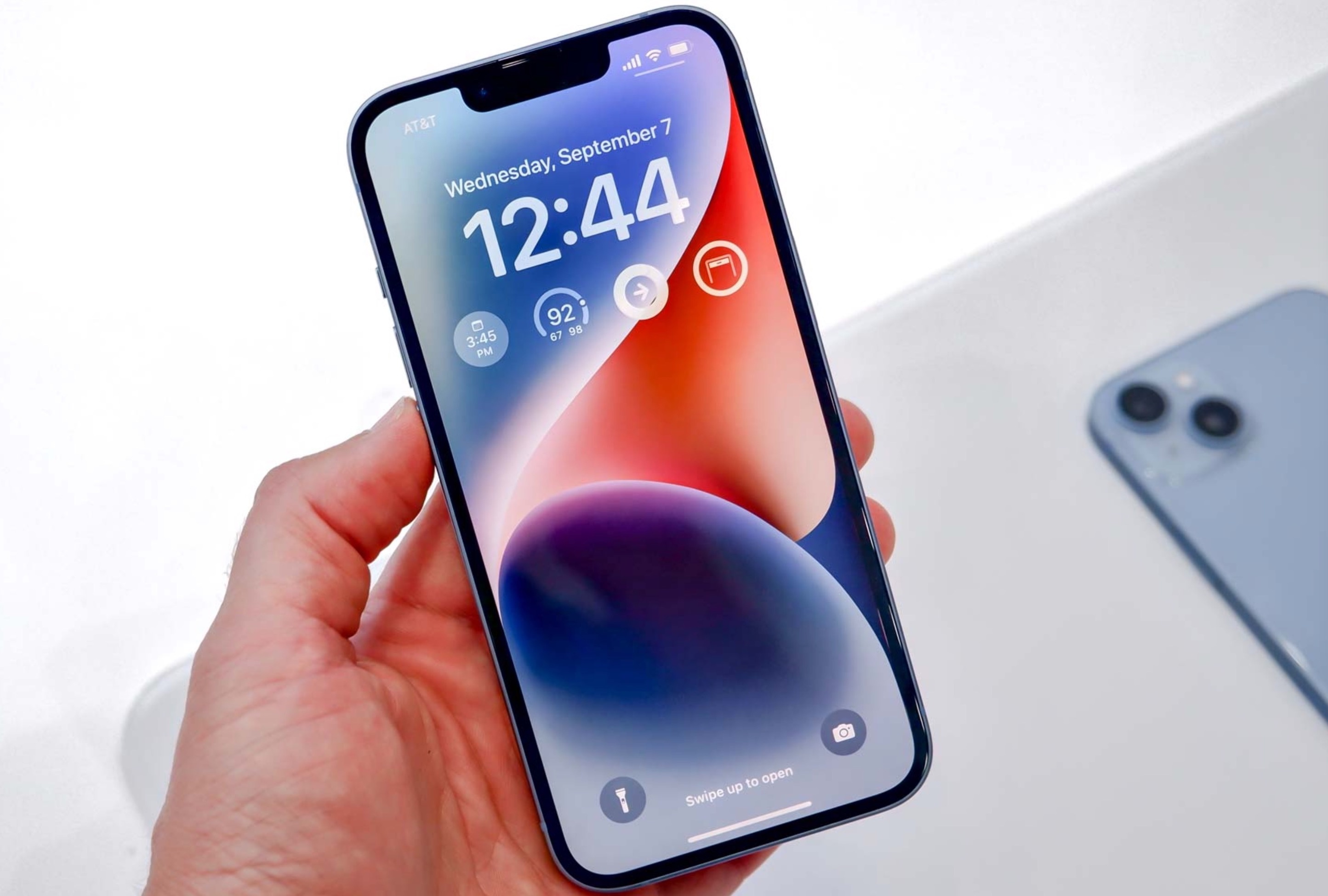 Doanh so iPhone 14 Plus anh 1