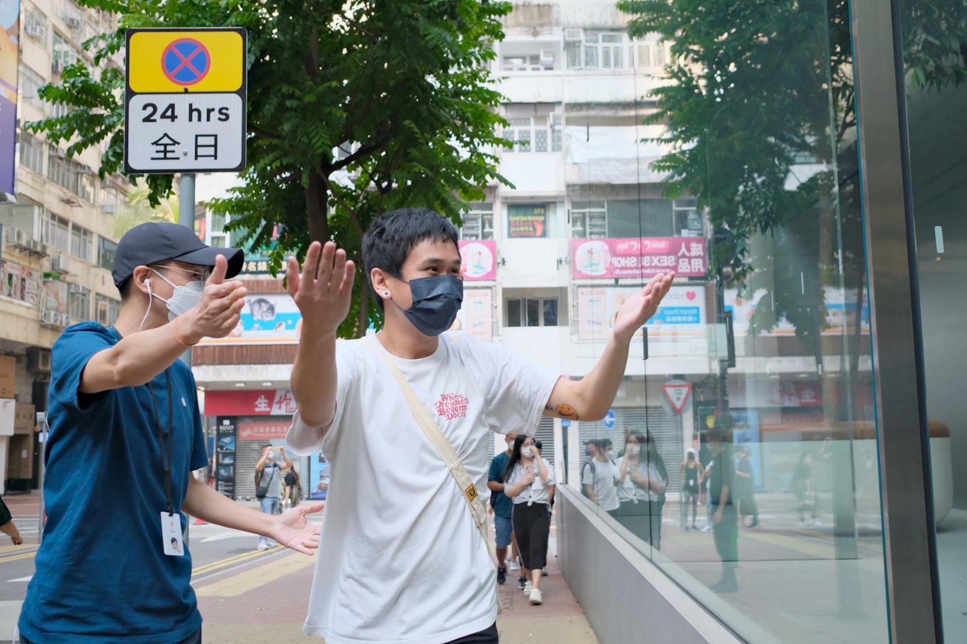 Mo ban iPhone 14 anh 1