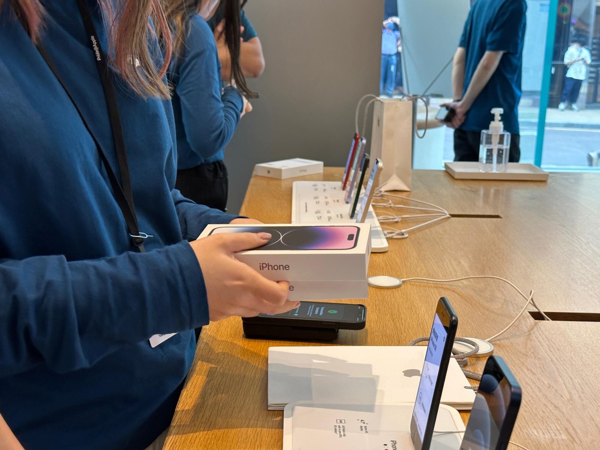 Mo ban iPhone 14 anh 6