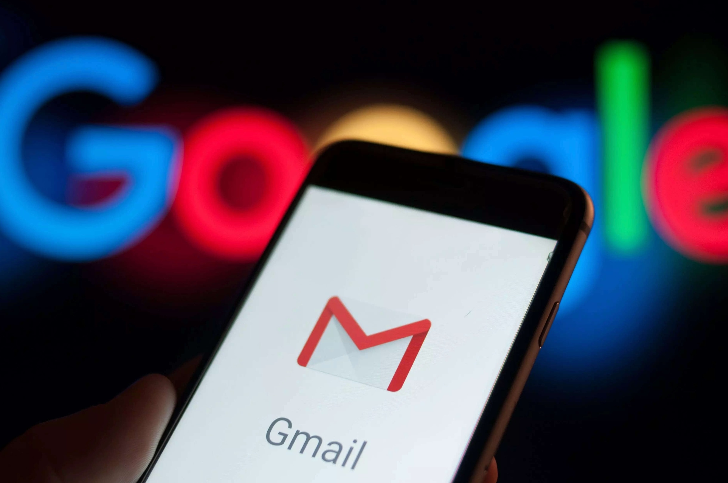 Bat ngo nhan duoc 250.000 USD do Google chuyen nham hinh anh