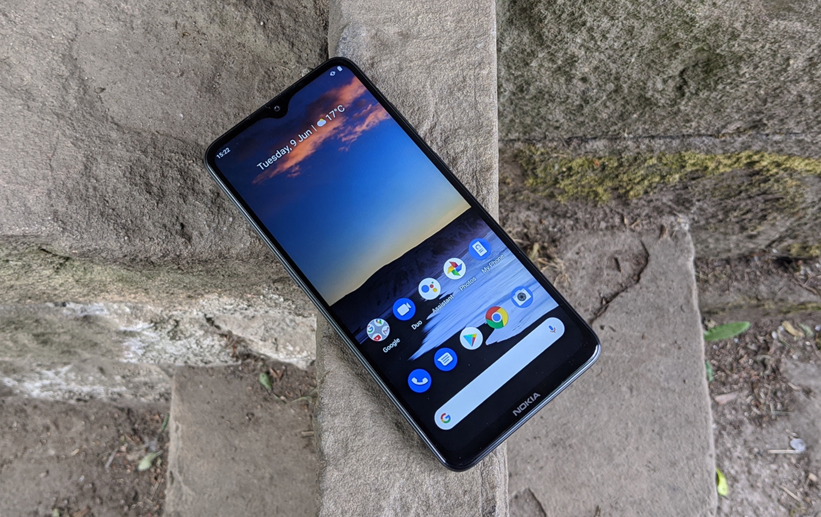 Mua smartphone cho nguoi ngheo anh 1