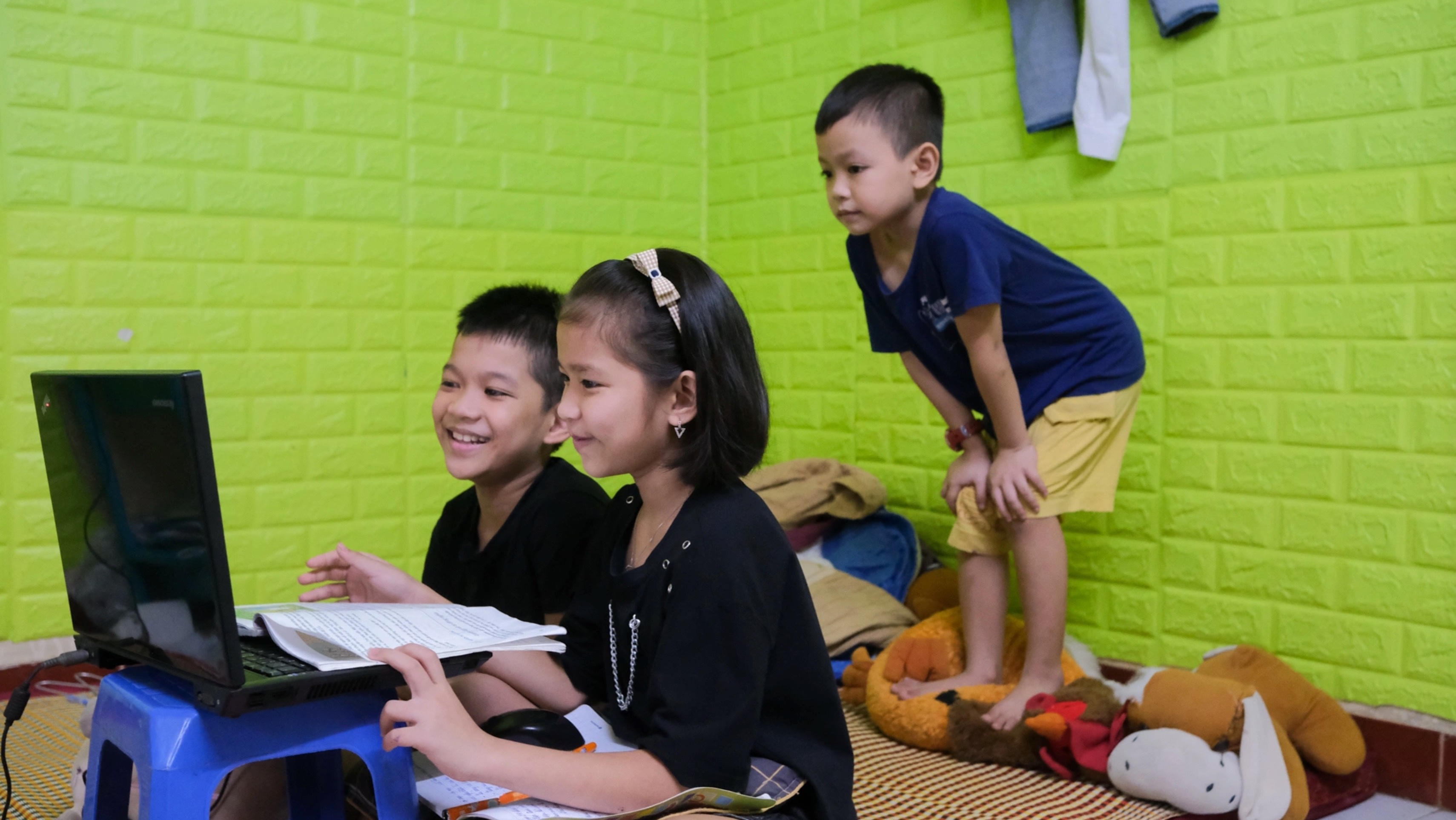 Mua smartphone cho nguoi ngheo anh 2