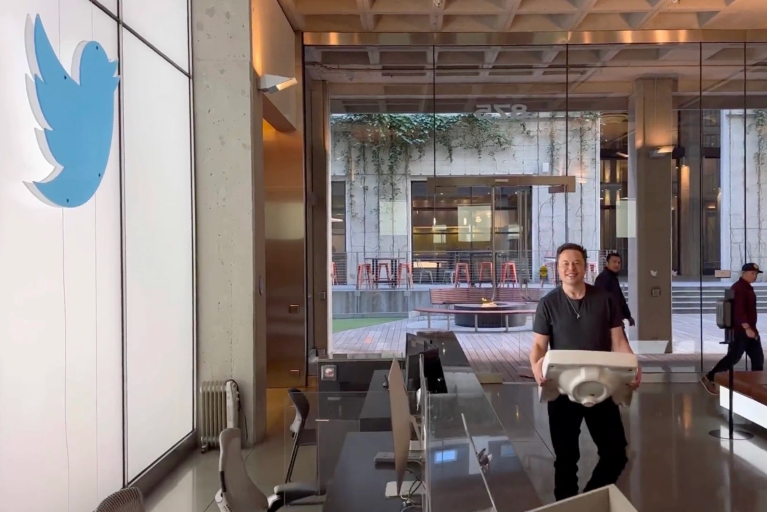 Elon Musk thau tom Twitter anh 2