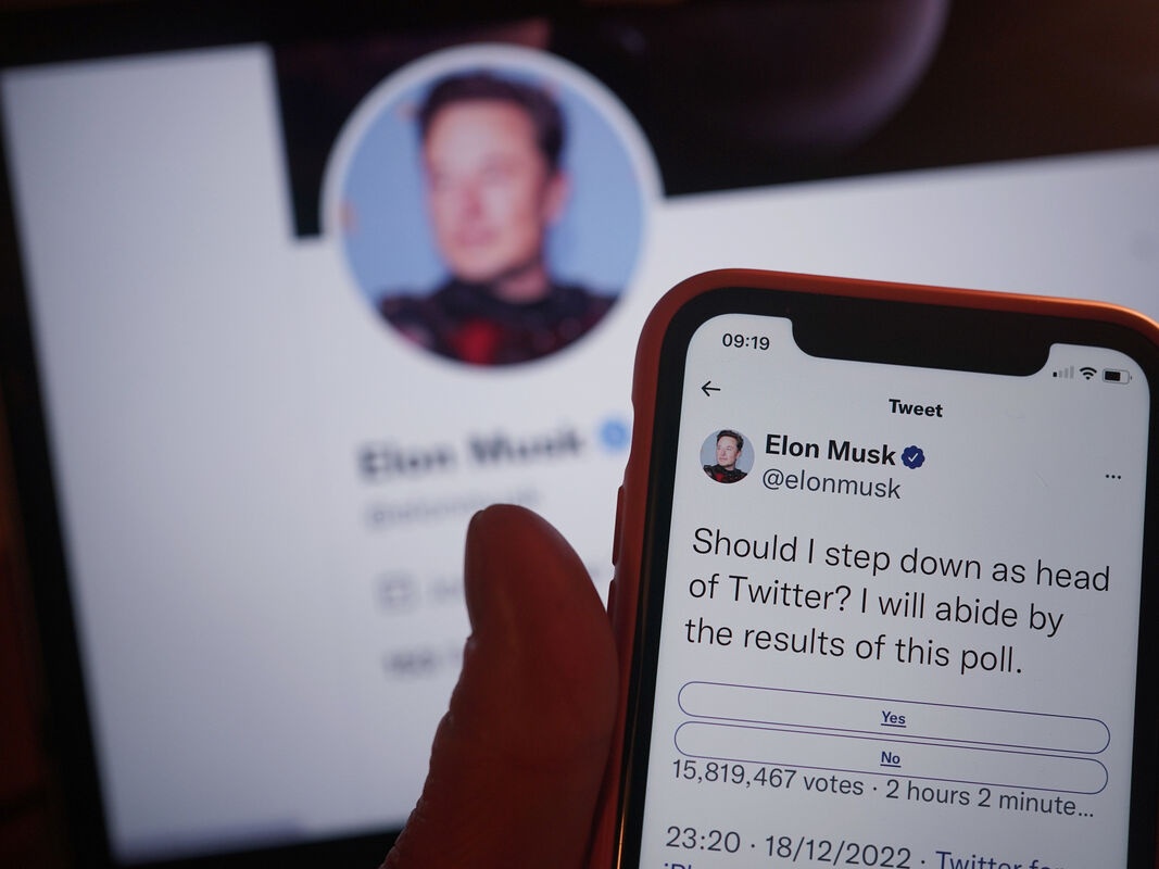 Elon Musk mua lai Twitter anh 1
