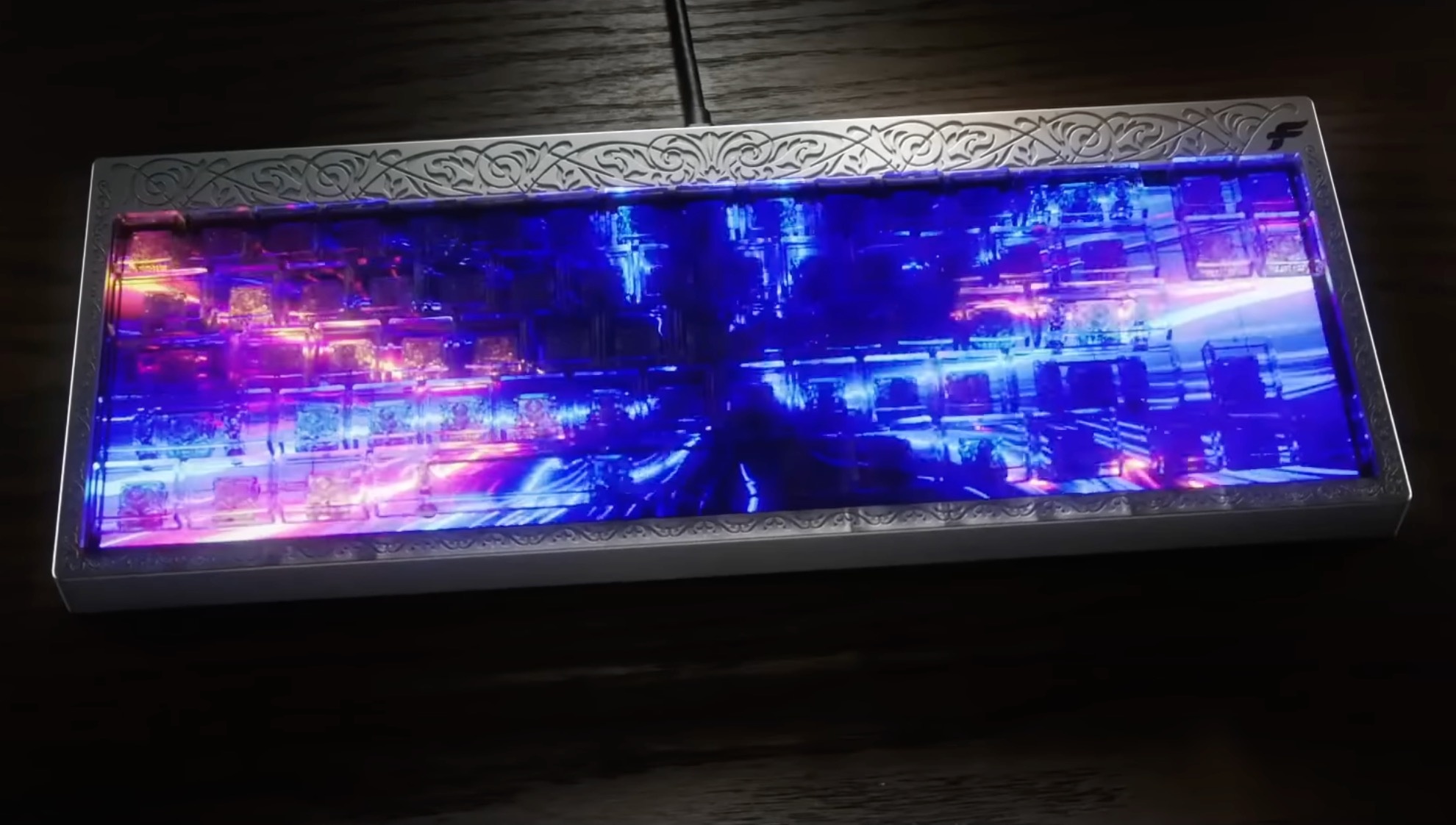 Ban phim co man hinh anh 1