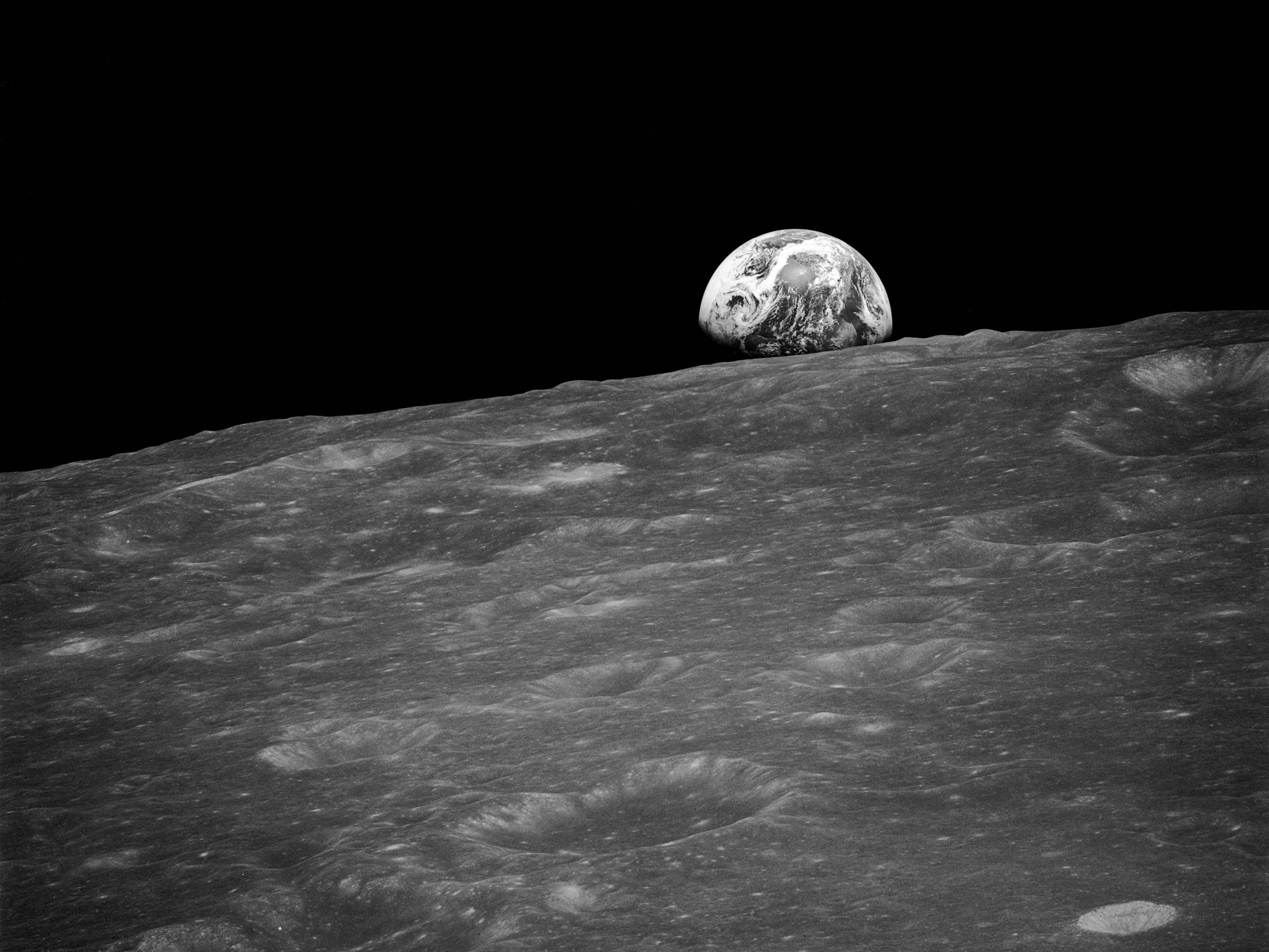Buc anh Earthrise anh 2