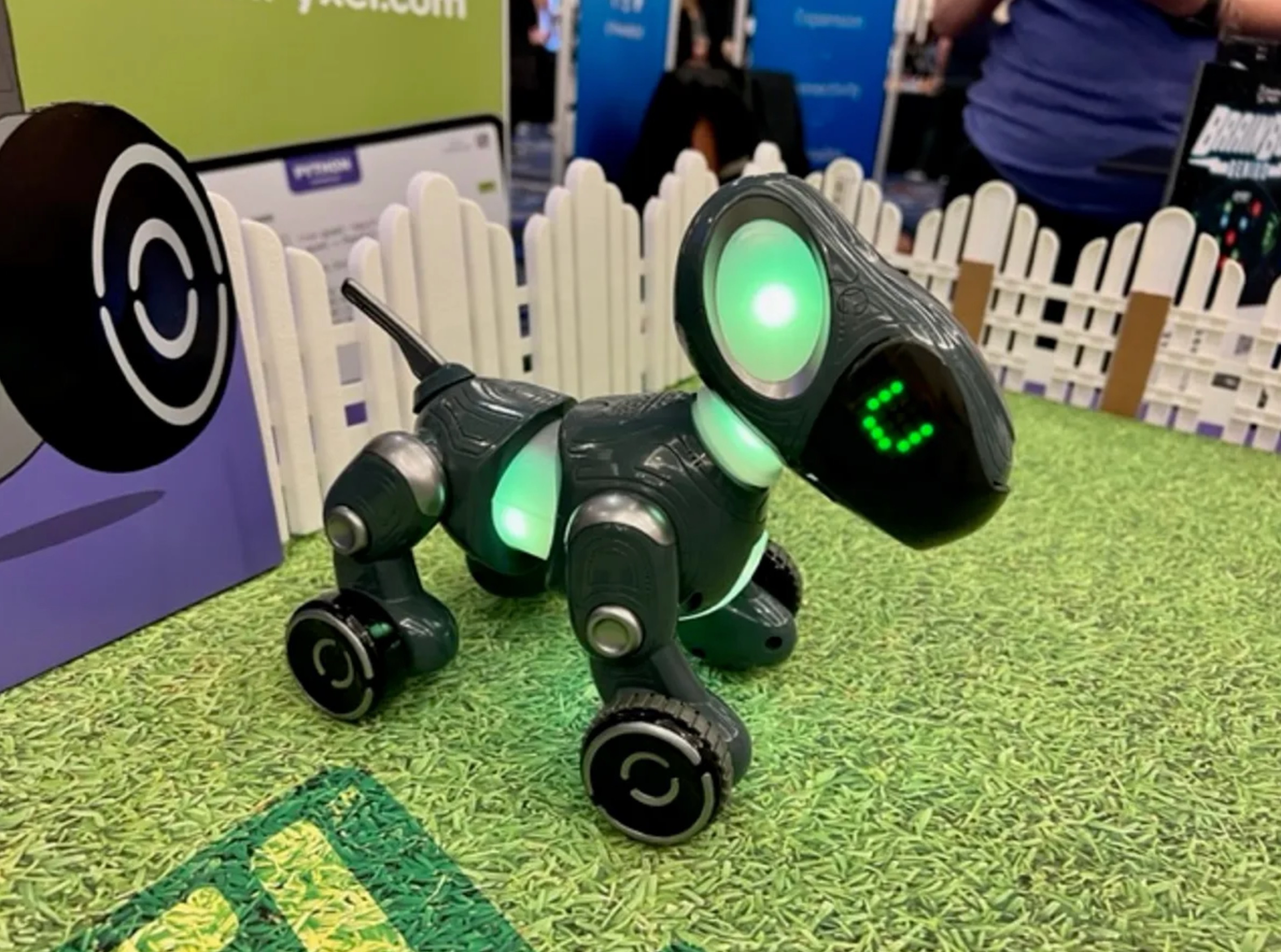 Trien lam CES 2023 anh 3