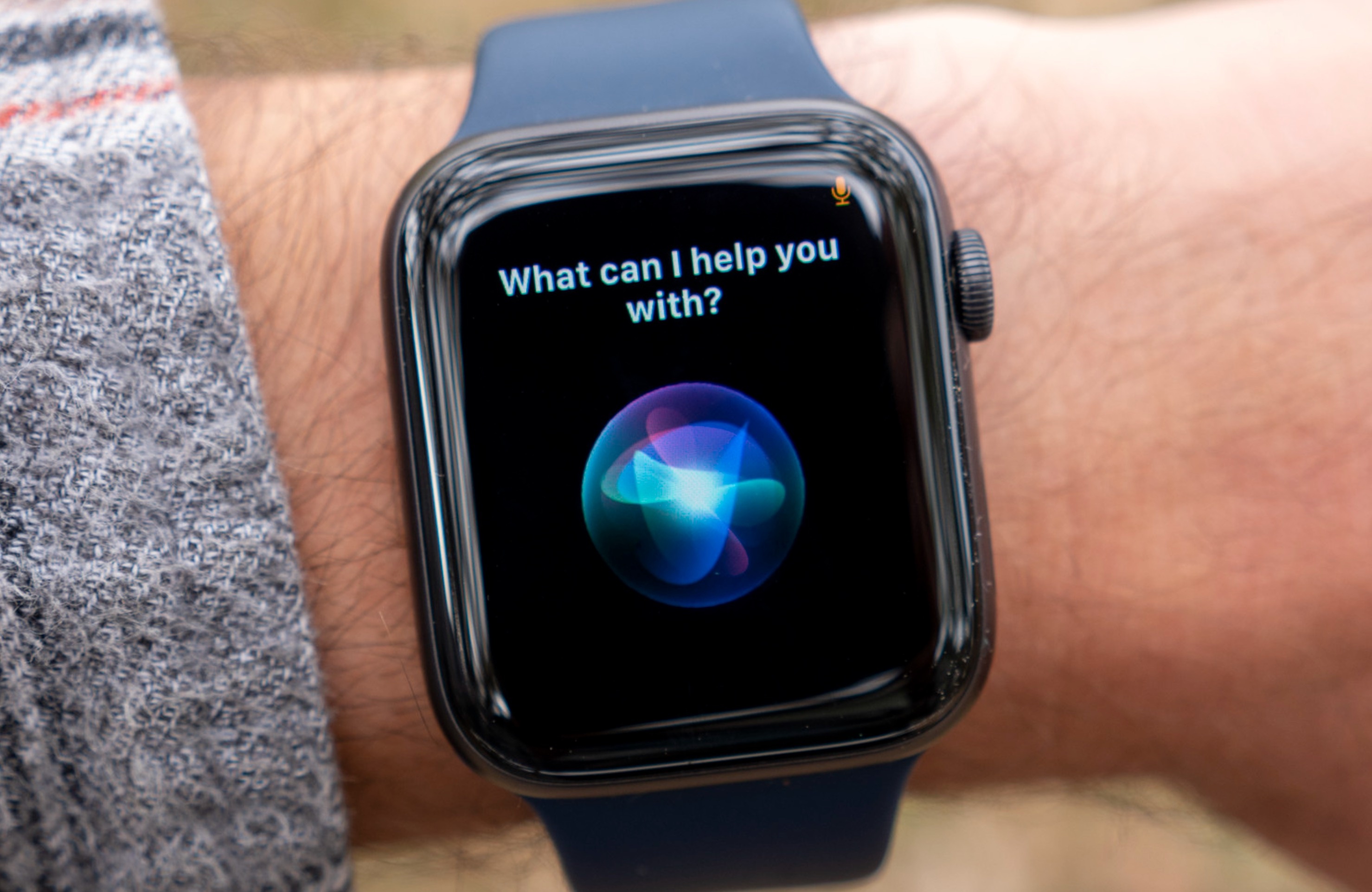 Dang tap boxing, bat ngo vi Apple Watch goi canh sat toi hinh anh