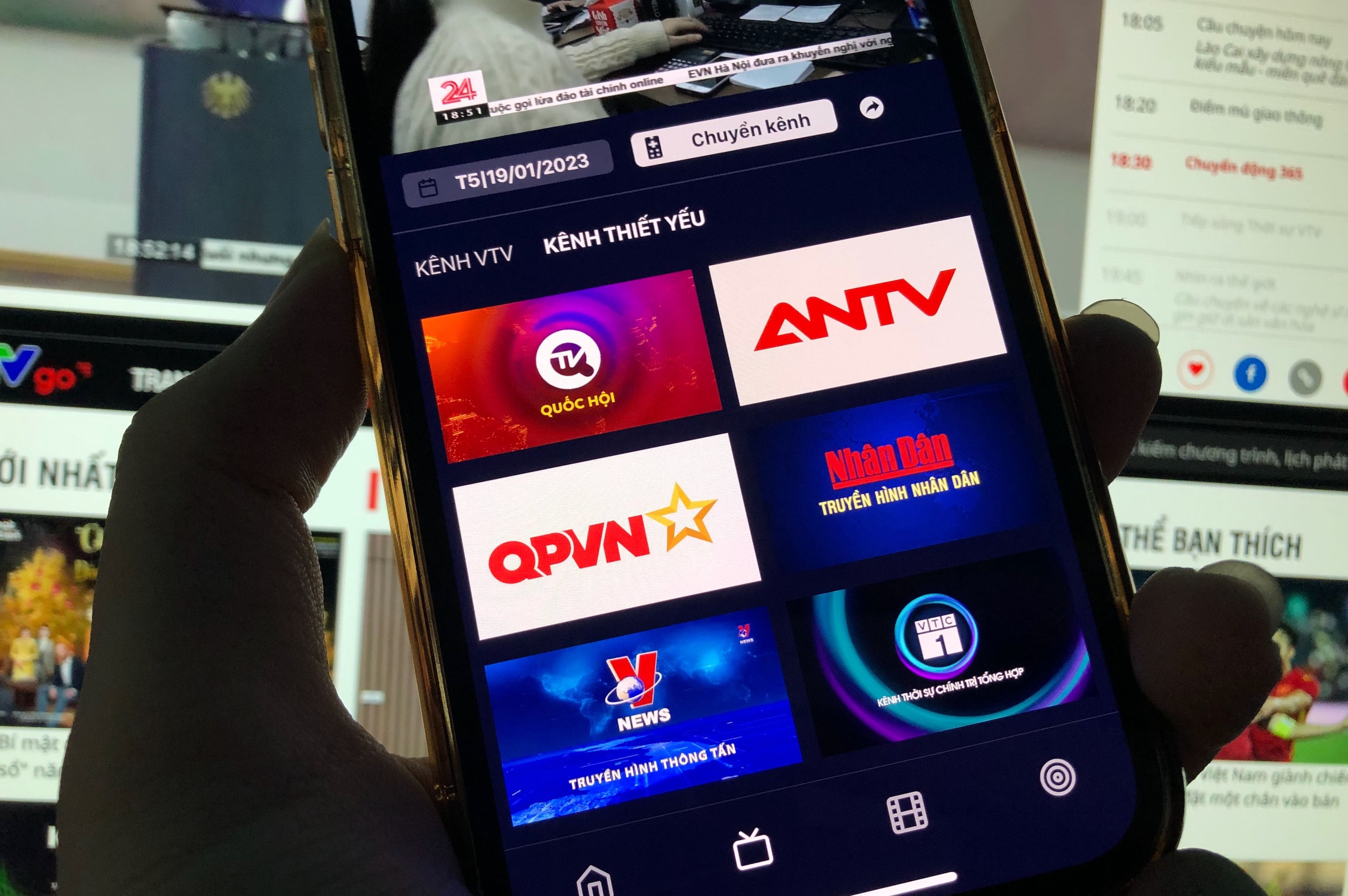 Xem 7 kenh truyen hinh thiet yeu cua quoc gia tren VTV Go hinh anh