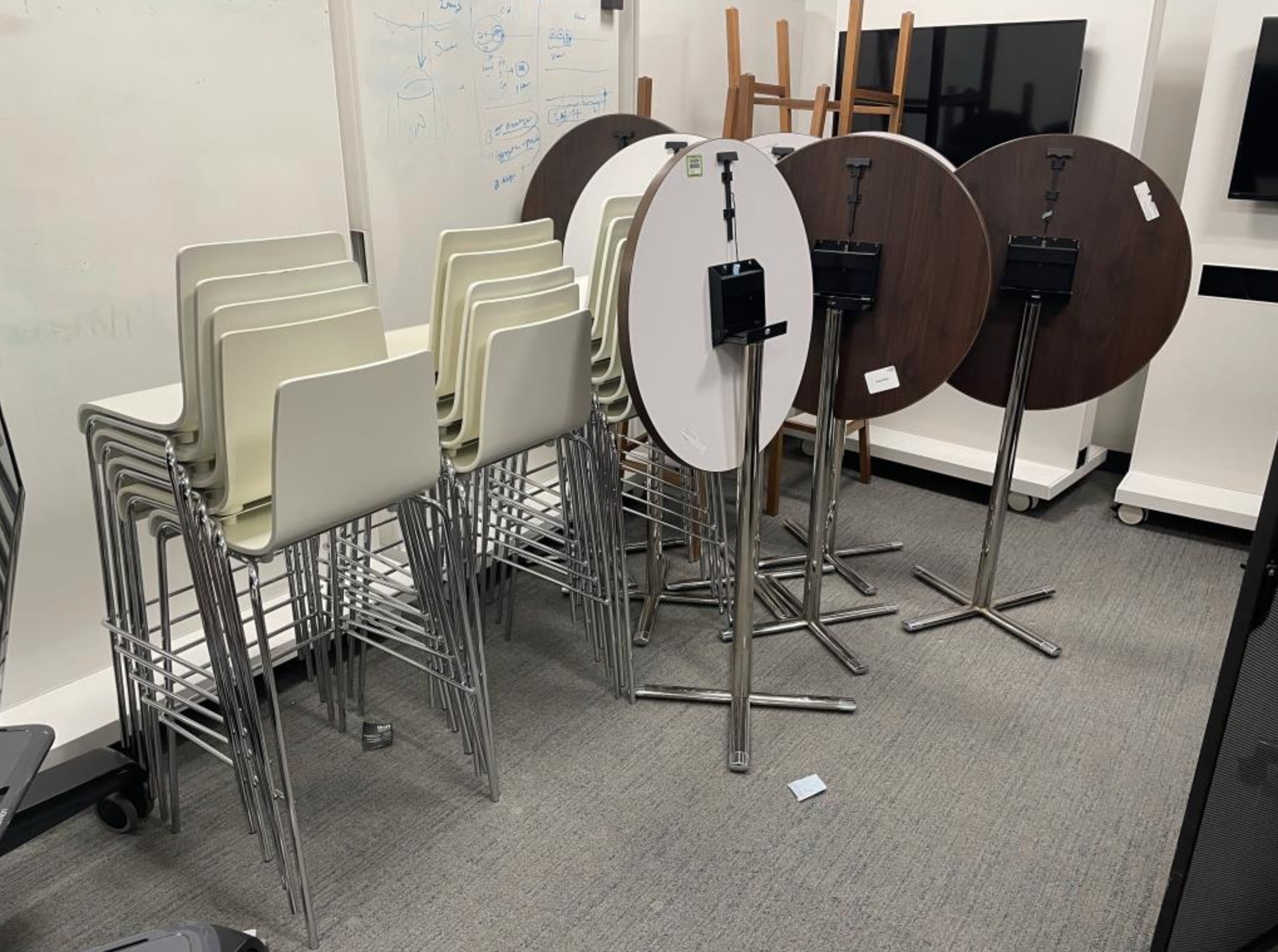 Twitter ban dau gia anh 13