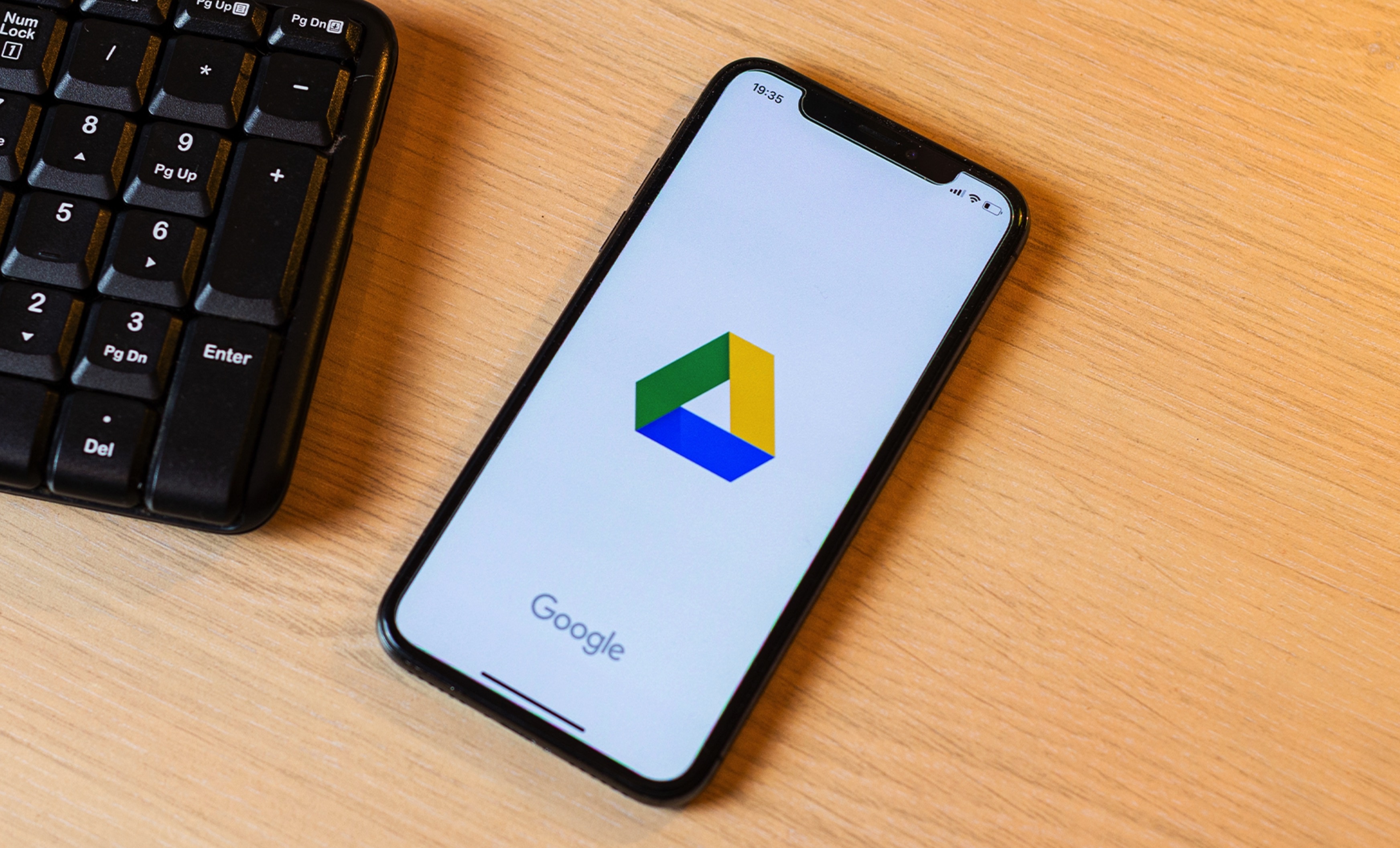 Gioi han luu tru tren Google Drive hinh anh