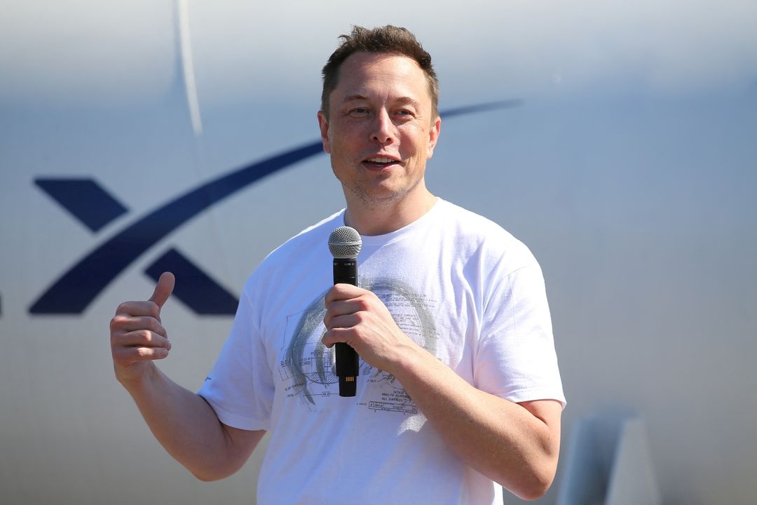 Nhung lan Elon Musk that hua hinh anh