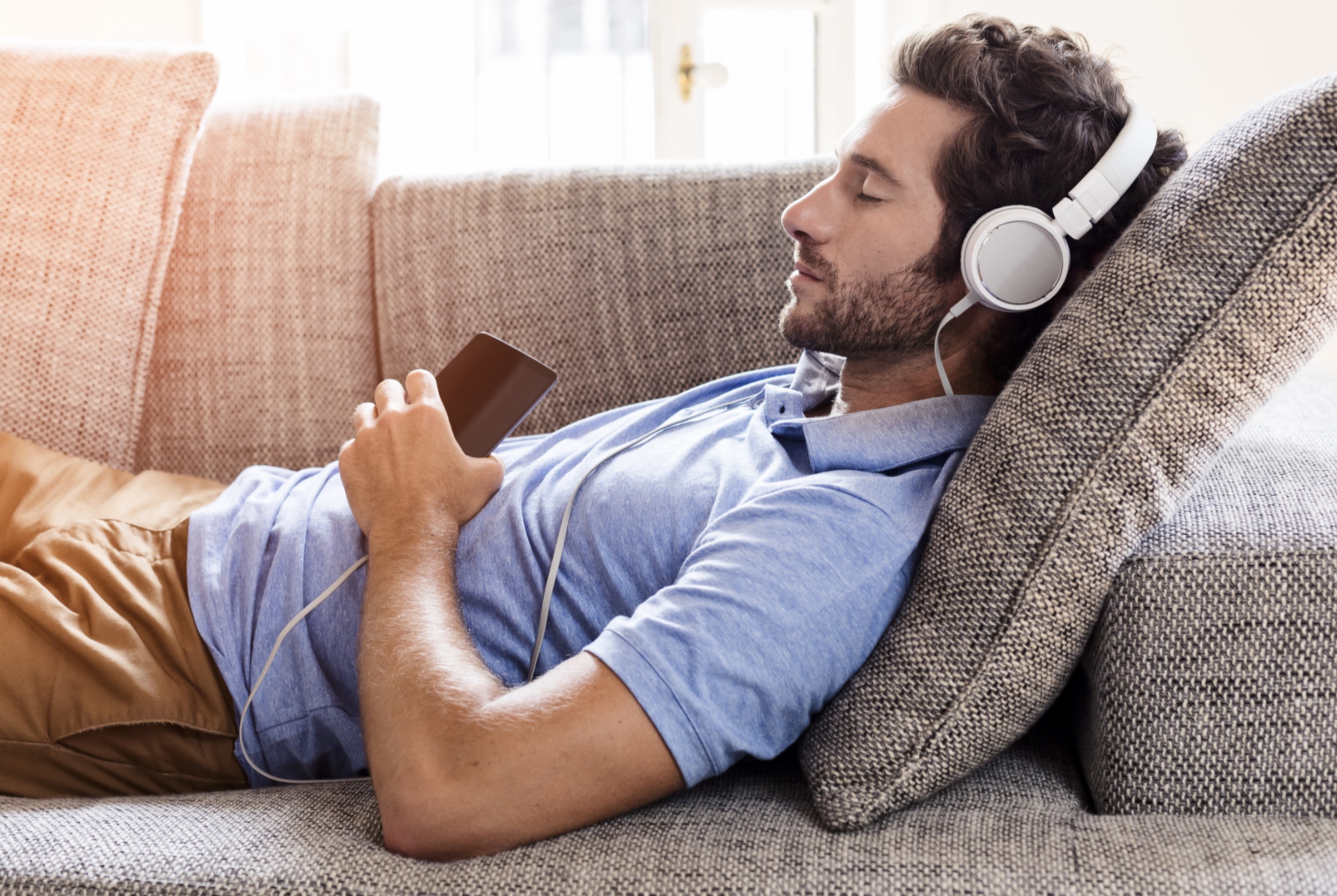 Bat loai am thanh gi cho de ngu hinh anh