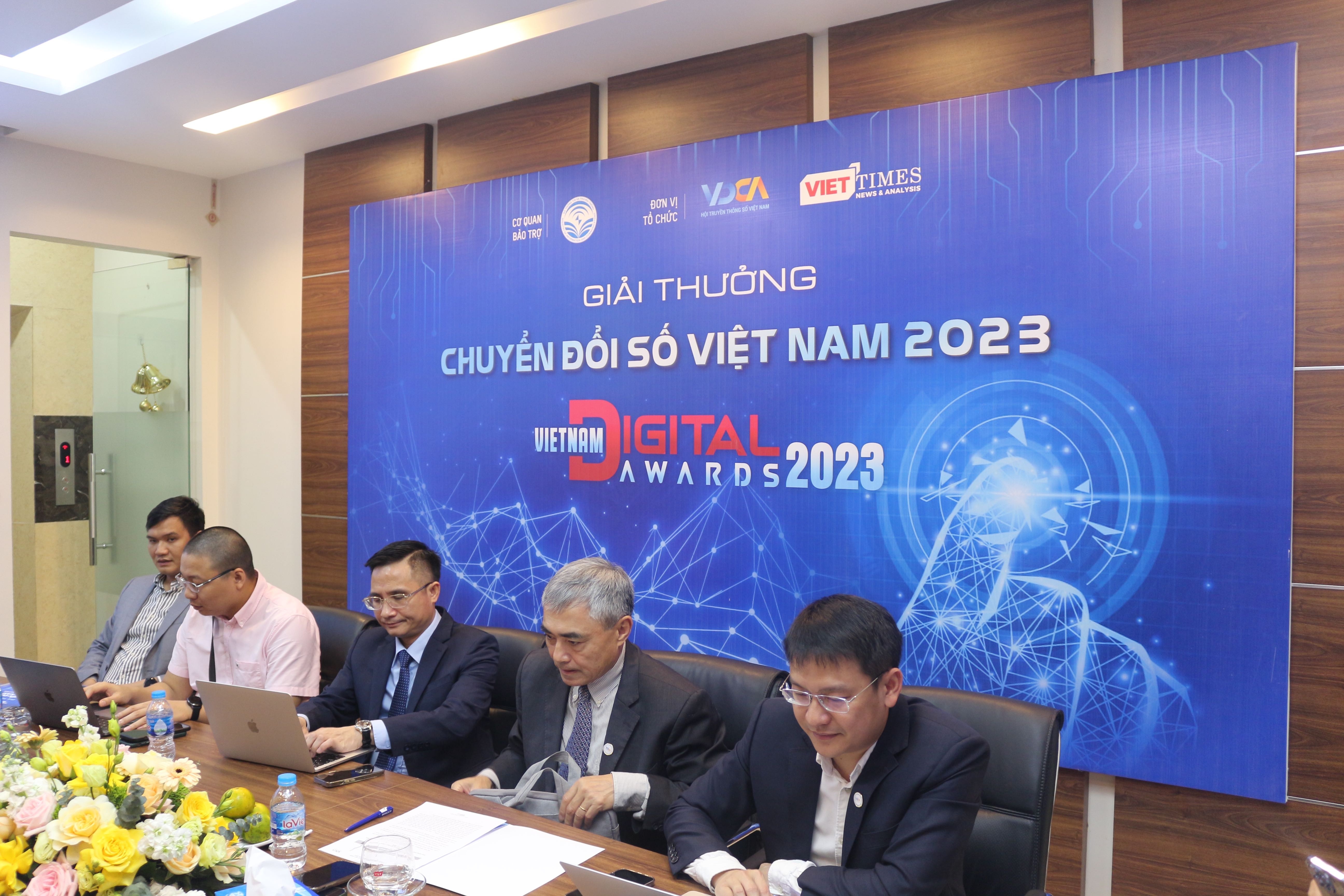 Phat dong Giai thuong Chuyen doi so Viet Nam 2023 hinh anh