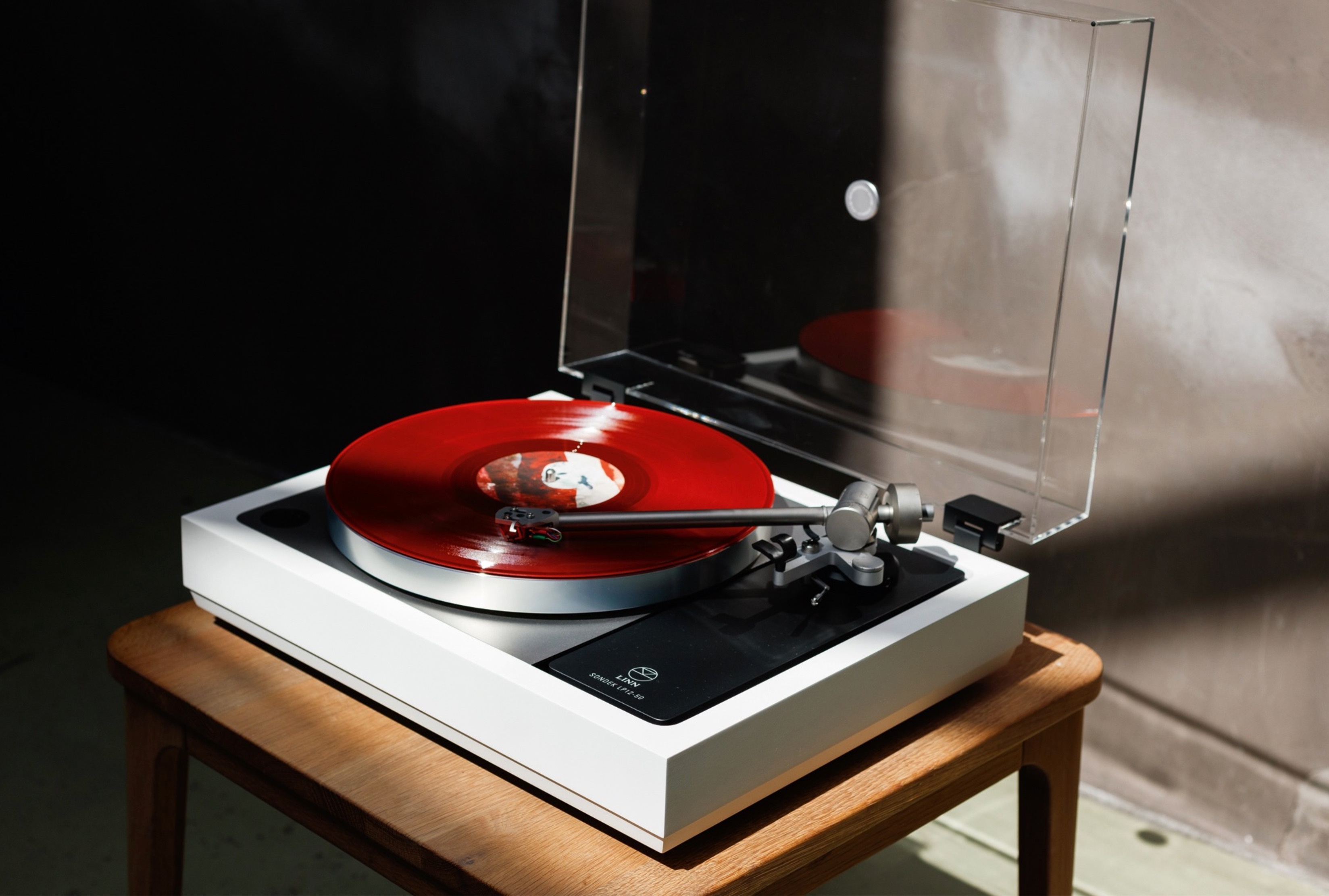 San pham moi cua huyen thoai thiet ke Apple hinh anh