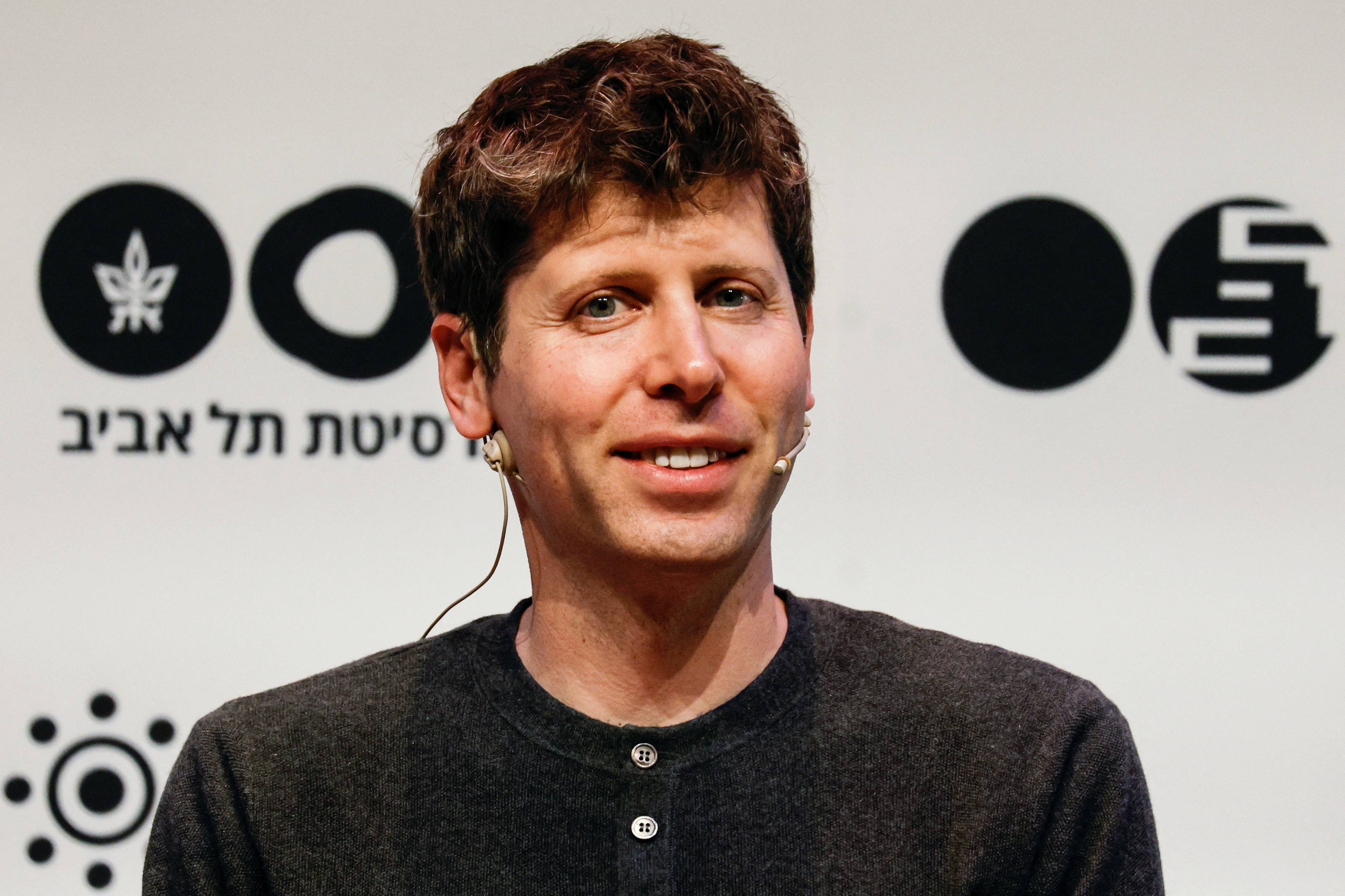 Sam Altman: Toi da trai qua du loai cam xuc trong 24 gio dau hinh anh