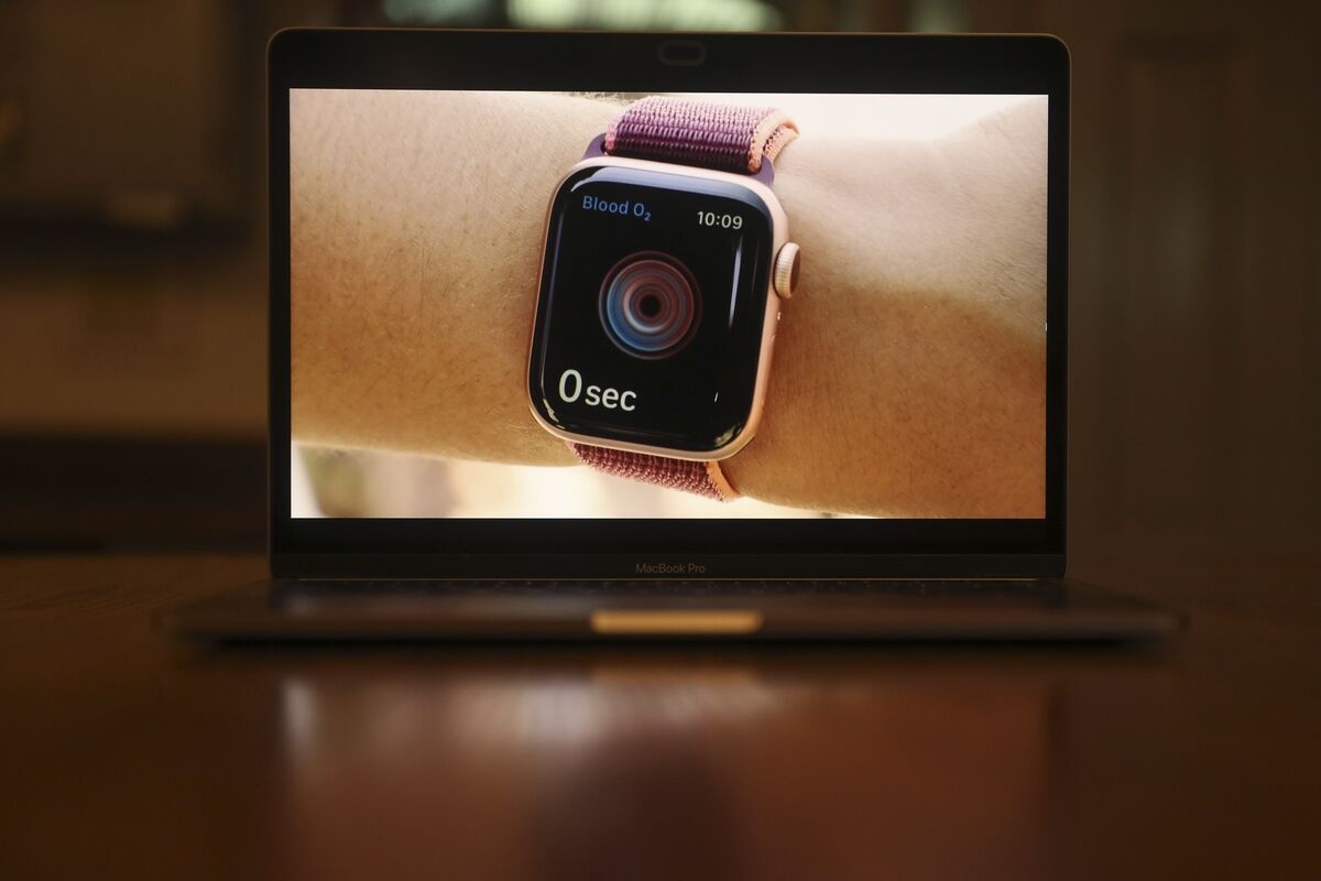 Apple Watch bi cam ban anh 4