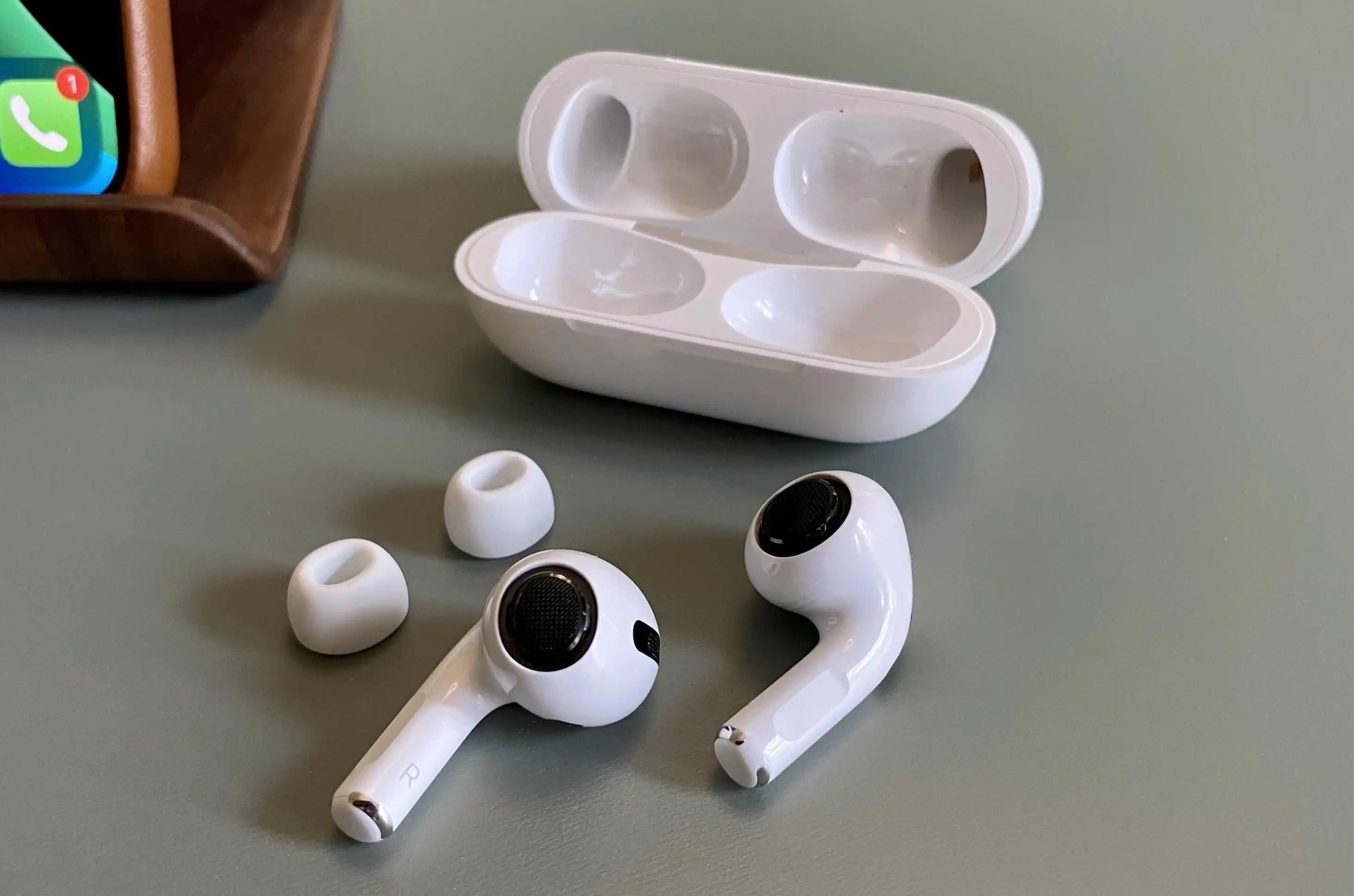 Dung AirPods phai luu y dieu nay de tranh tai ban, viem hinh anh