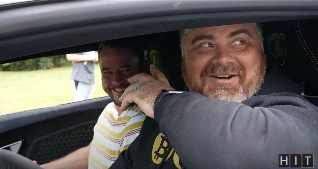 Ben Armstrong tien ma hoa anh 3