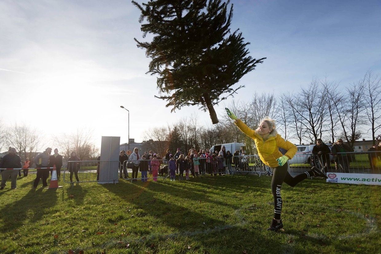 Mat 820.000 USD vi buc anh tren Internet hinh anh