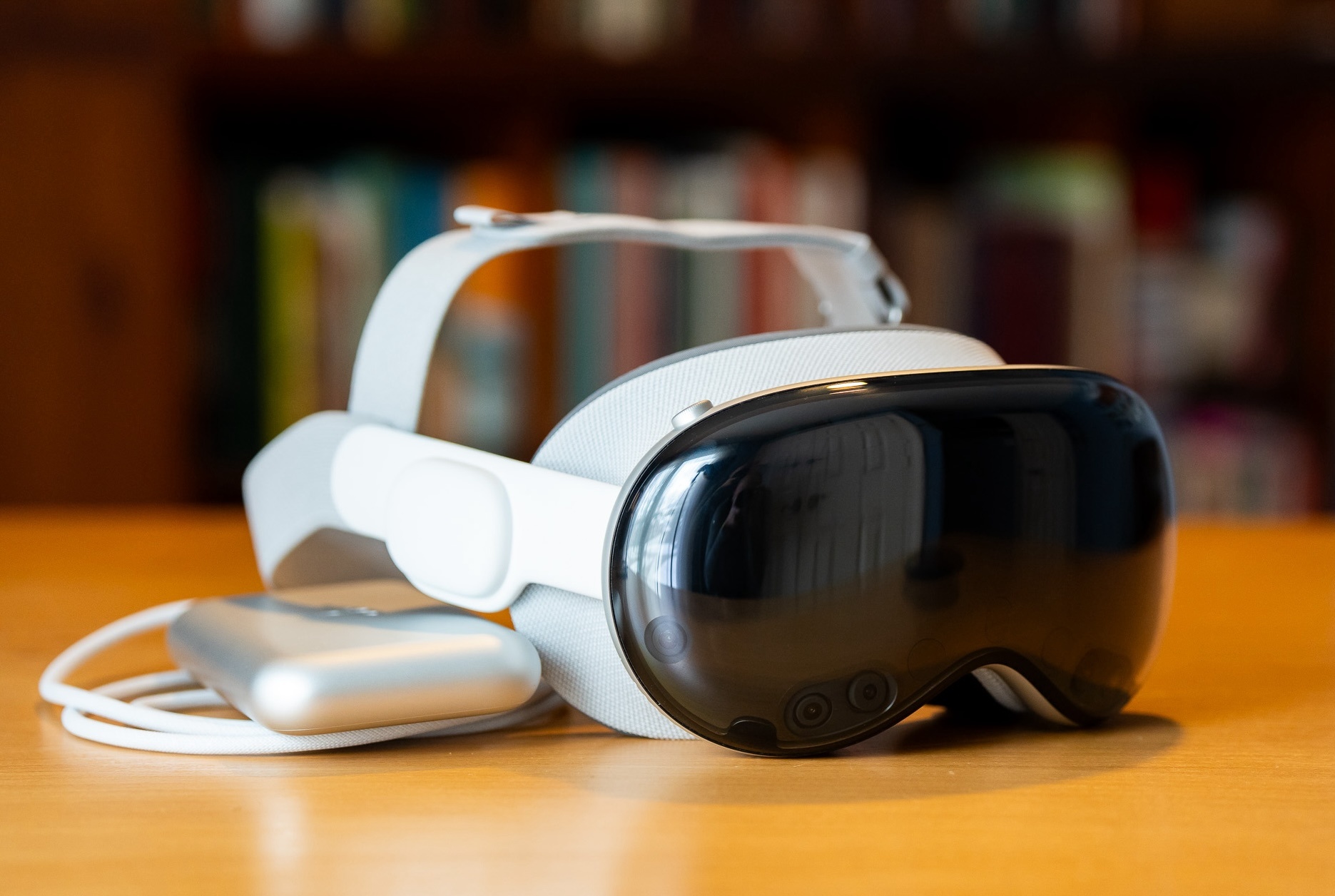 Tin hieu tich cuc cho kinh 3.500 USD cua Apple hinh anh