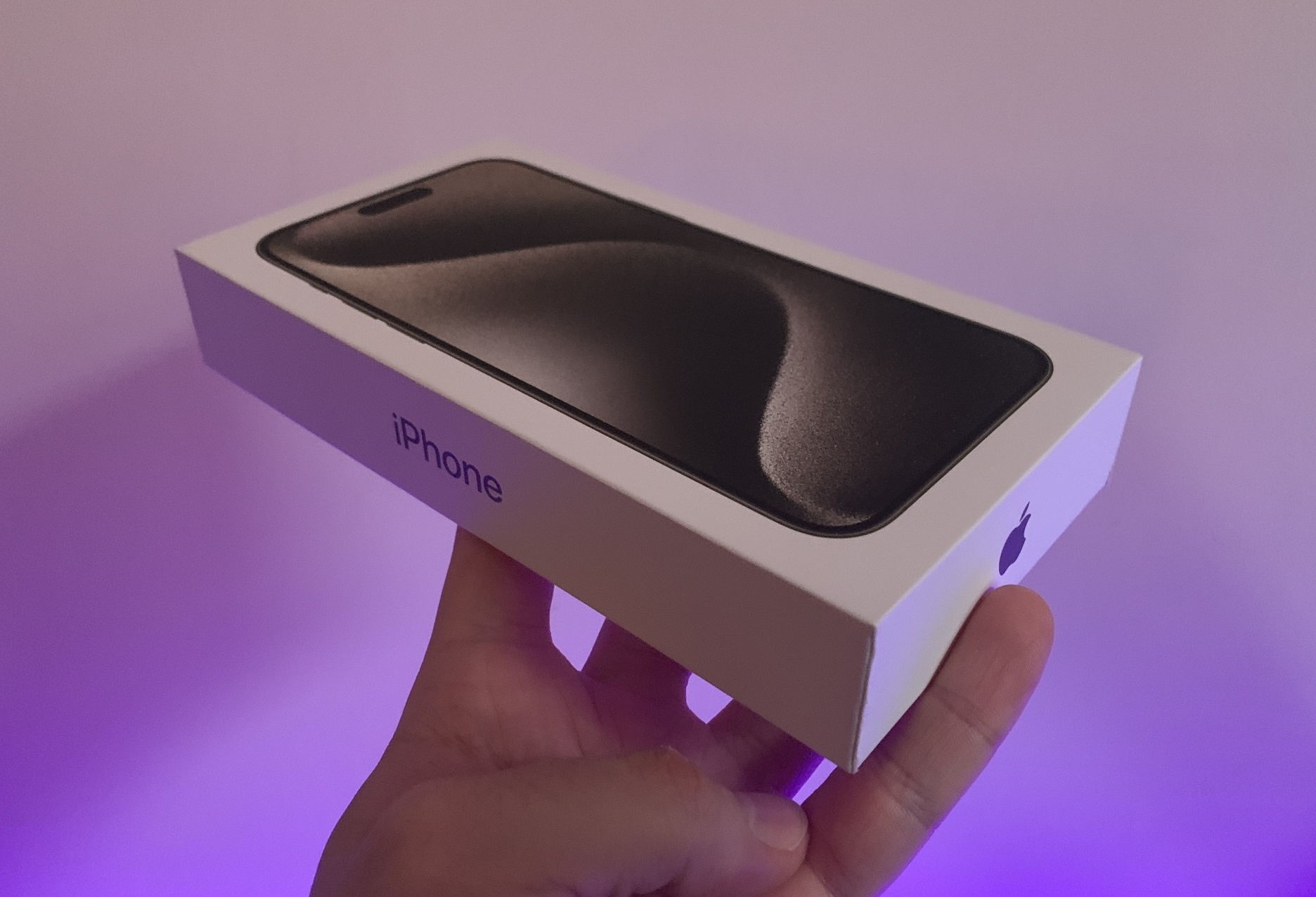 Bat giu doi tuong ban iPhone 'fake' tren Facebook hinh anh