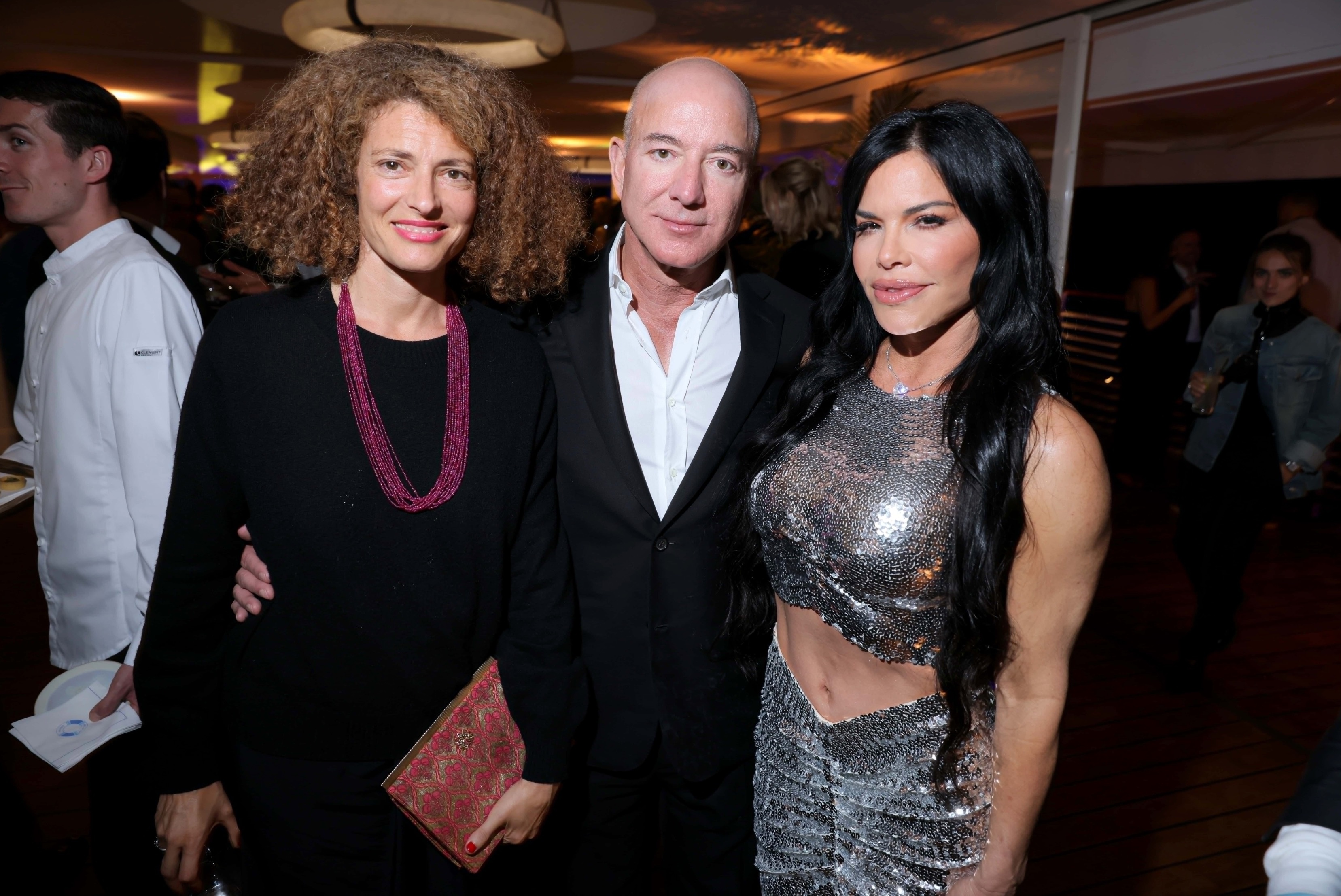 Su kien cua ty phu anh 6