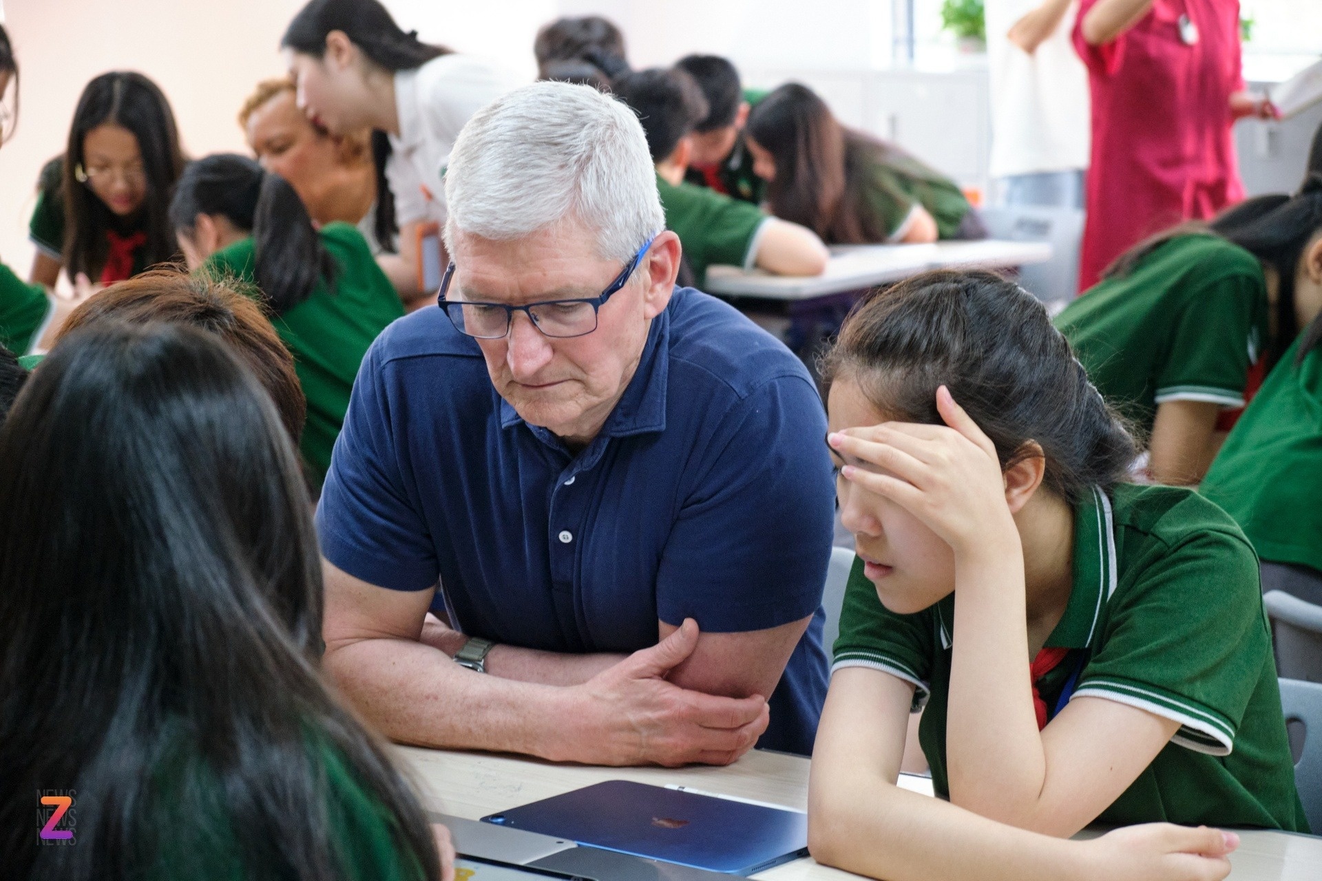 Tim Cook den Viet Nam anh 1