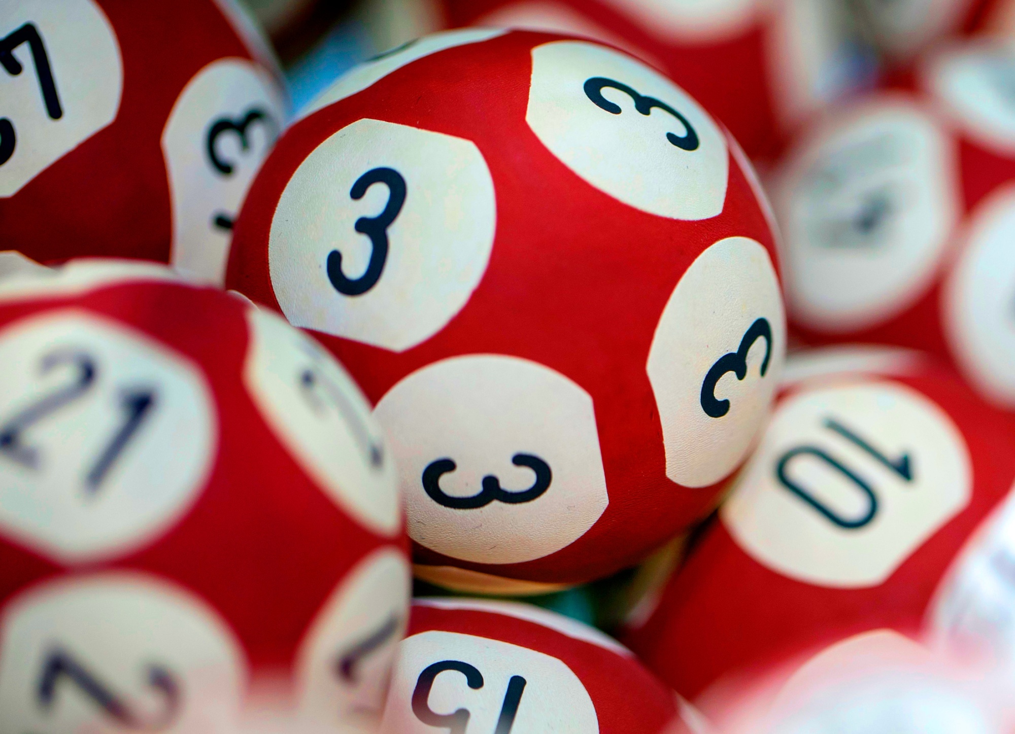 Mao danh cong ty xo so, thi truong de lua dao hinh anh