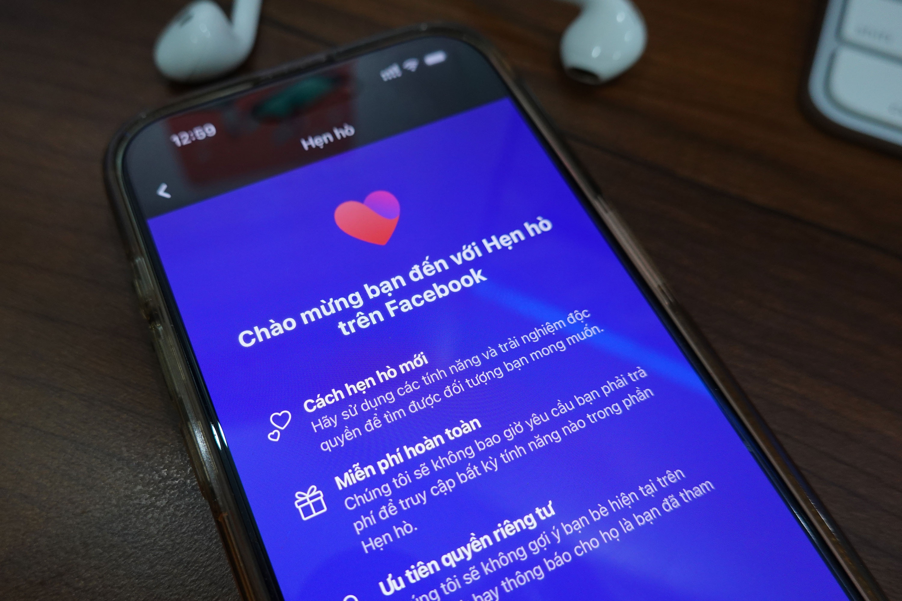 Mat hon 200 trieu vi tin cong an gia tren app hen ho hinh anh