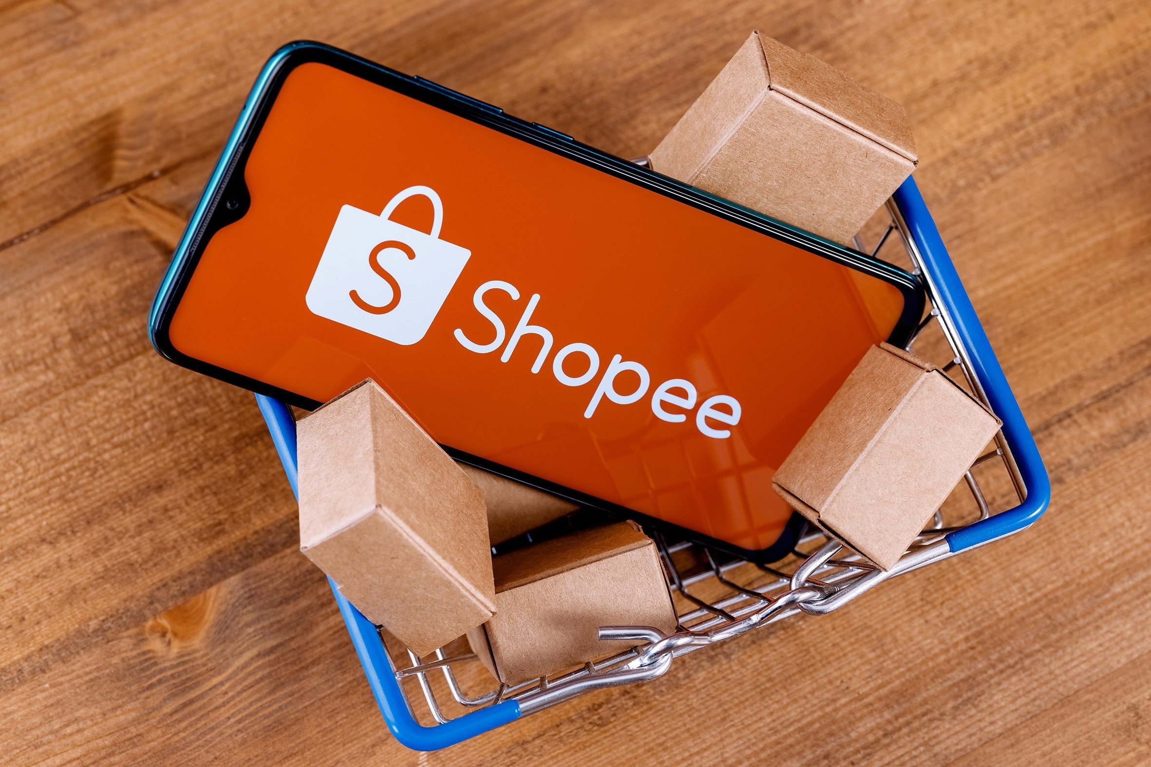 Loi dung ma giam gia Shopee de chiem doat tai san hinh anh