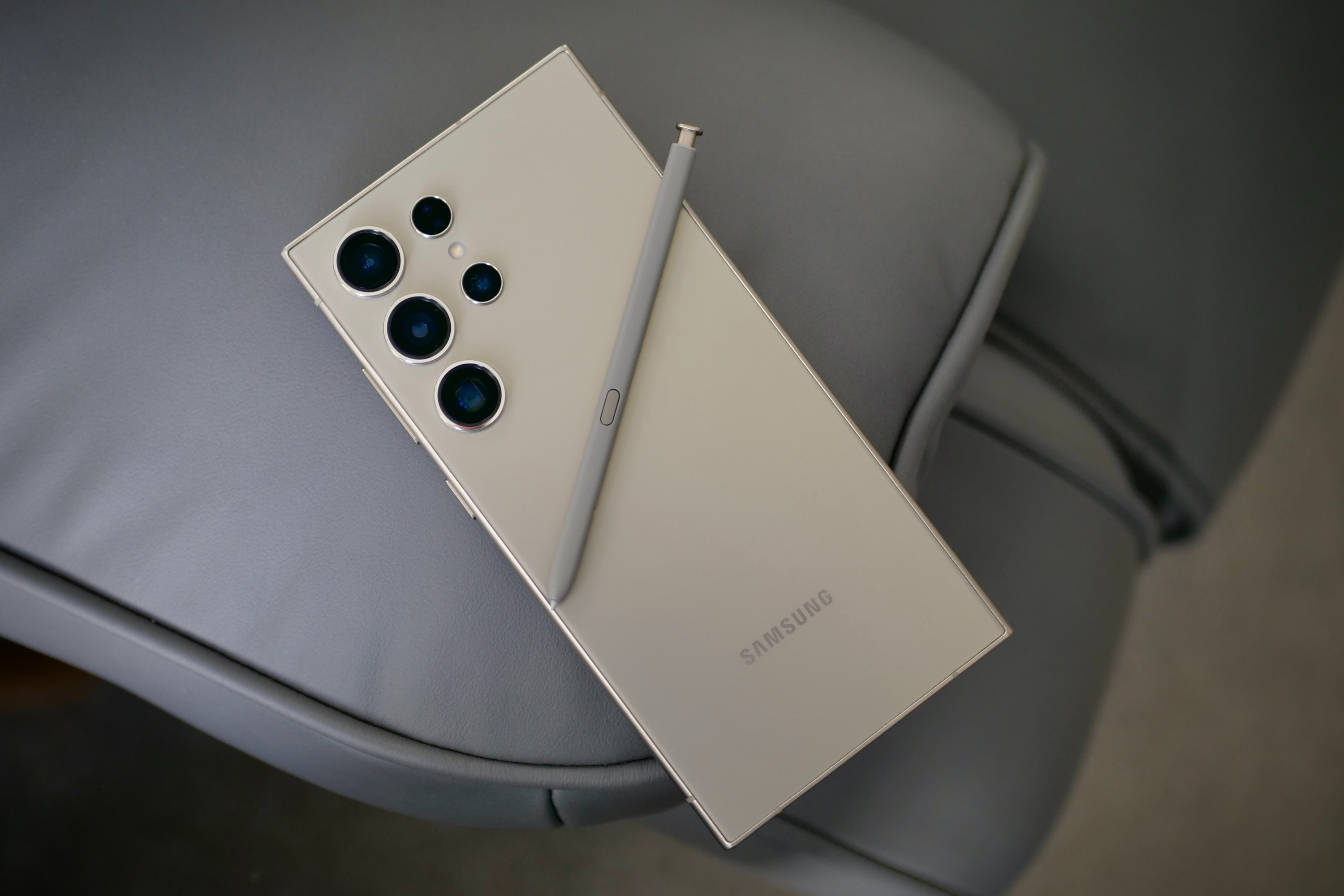 Samsung dan dau thi truong smartphone AI hinh anh