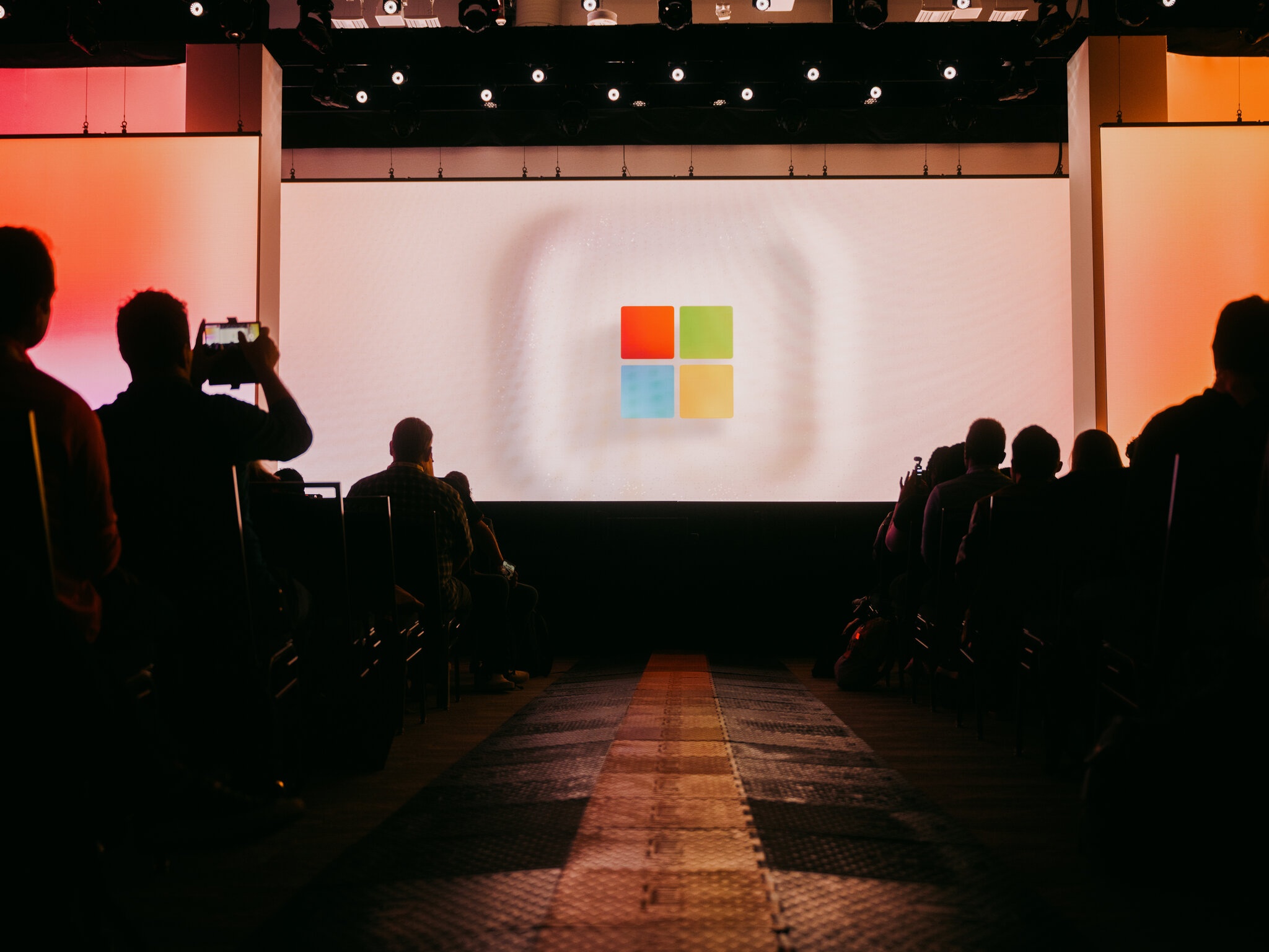 Dieu tra Nvidia Microsoft OpenAI anh 1