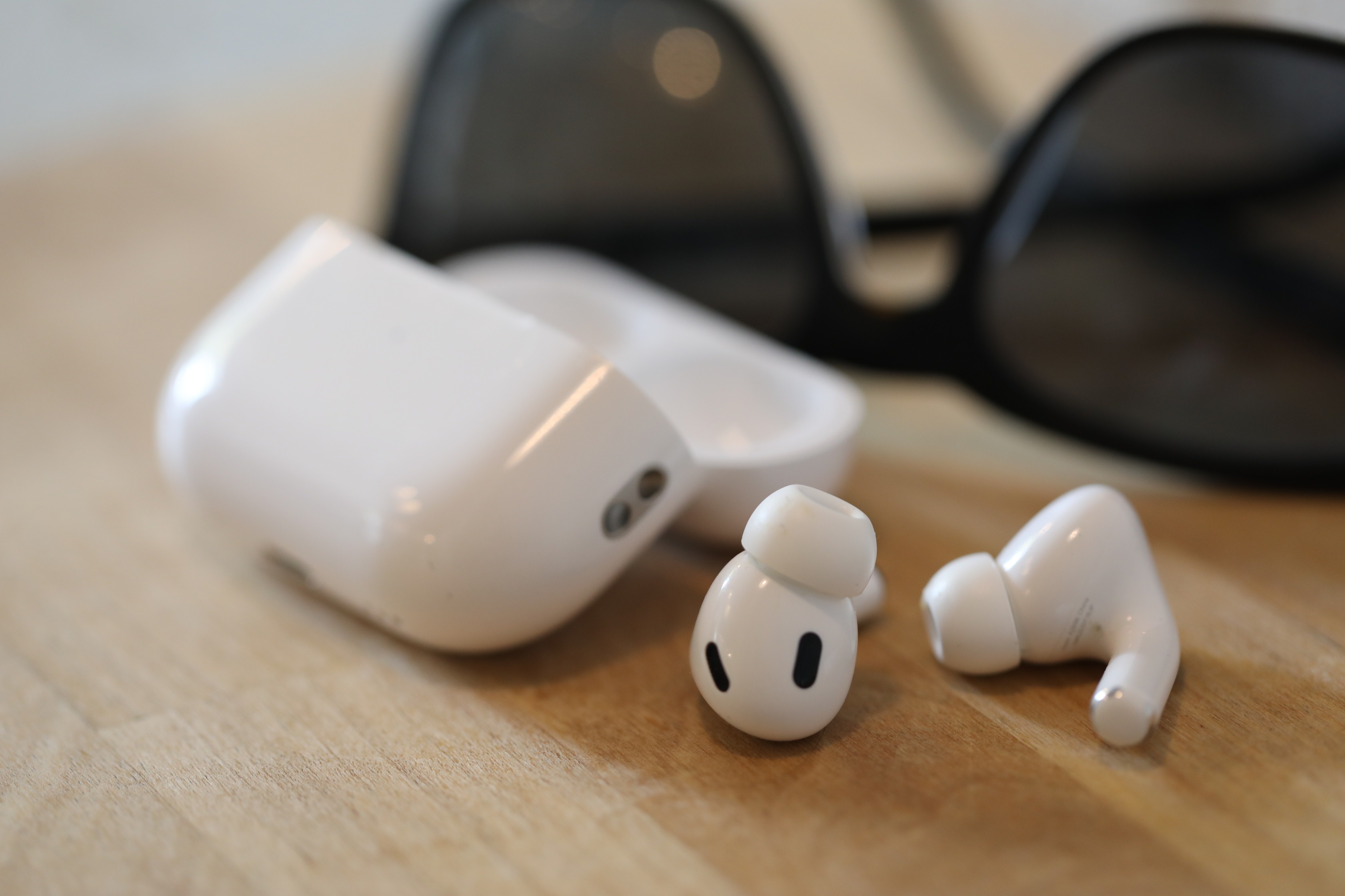 AirPods co the tich hop camera hinh anh
