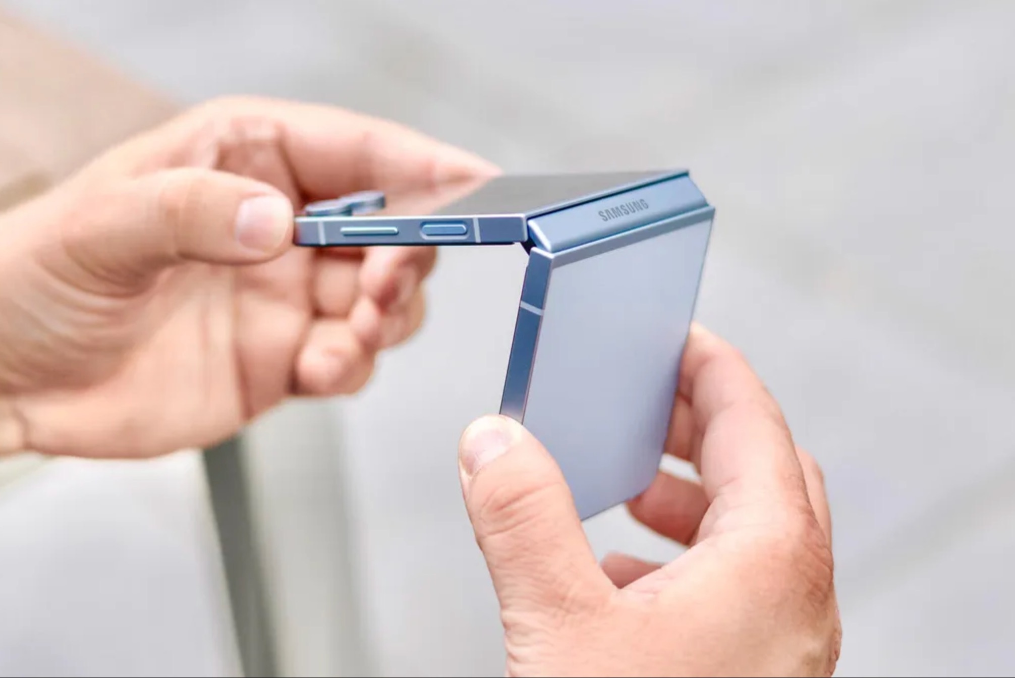 Thong tin moi ve iPhone man hinh gap hinh anh