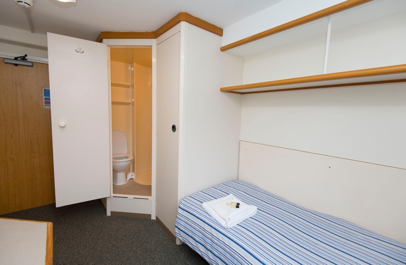 Chieu lua ghi danh ky tuc xa nham vao sinh vien hinh anh