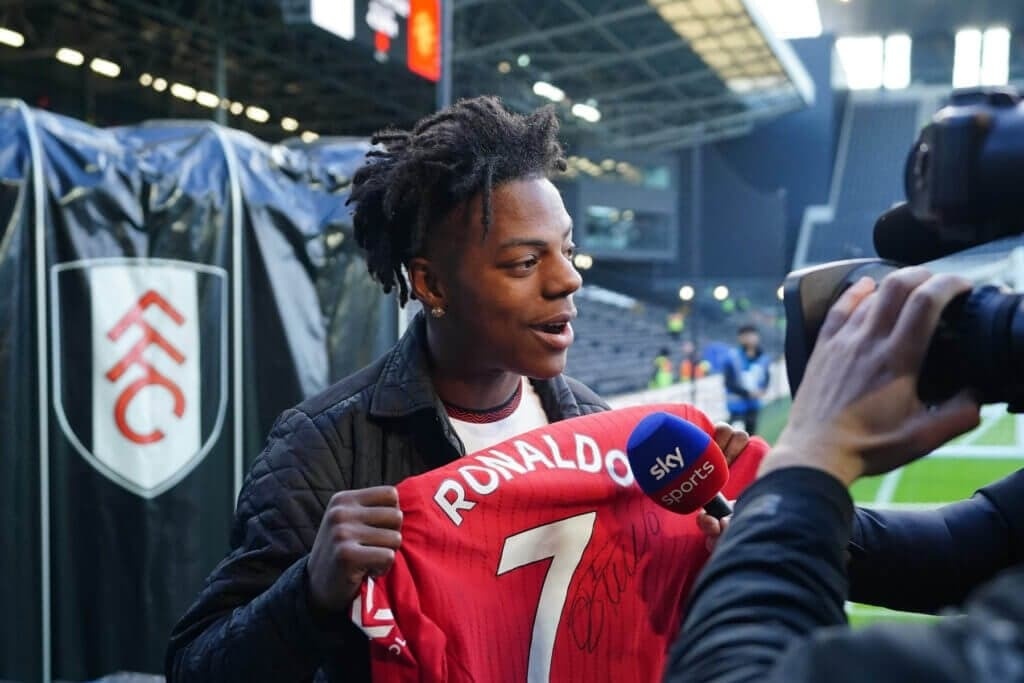 Nhung lan IShowSpeed gay tranh cai hinh anh