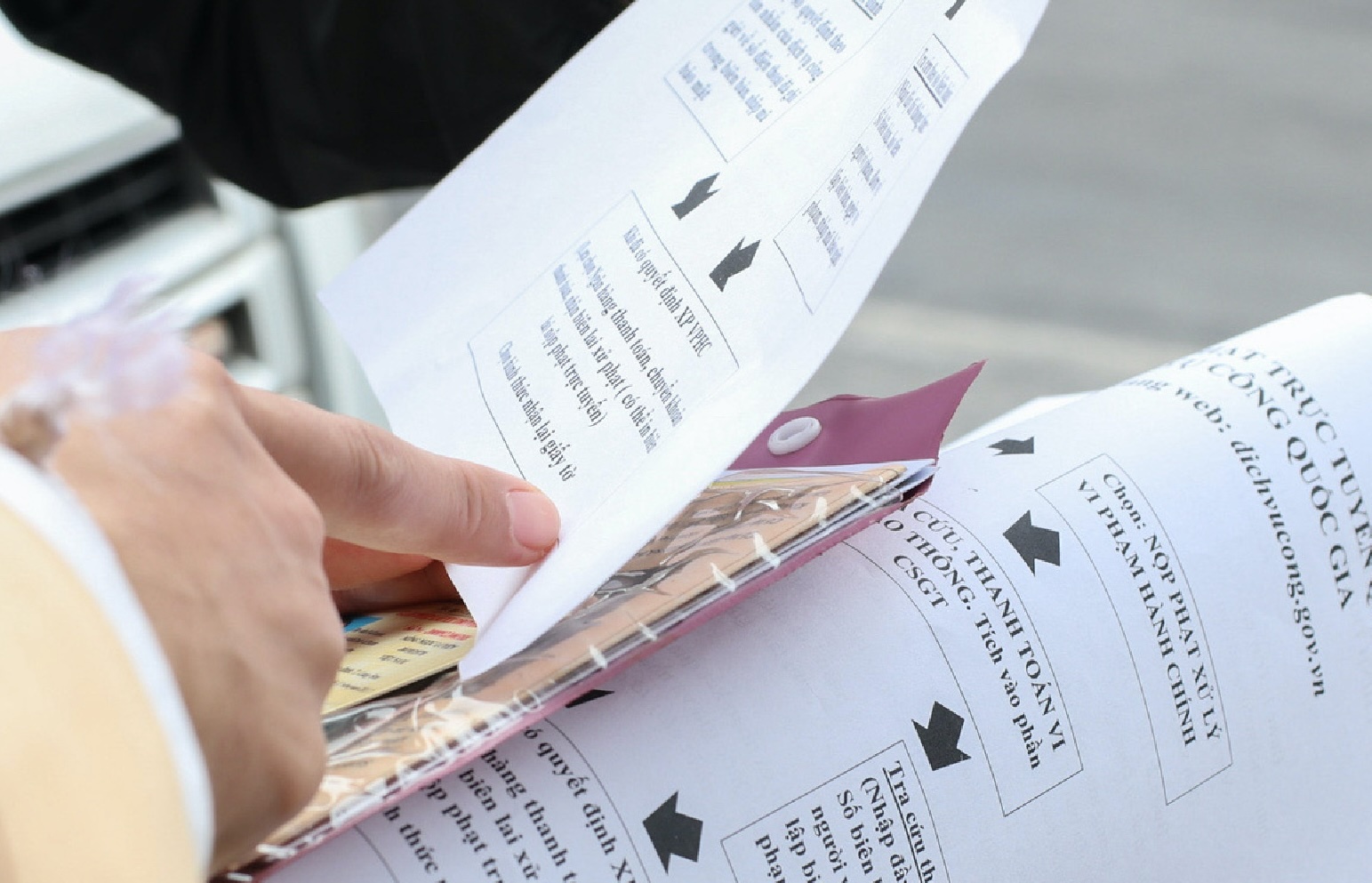 Canh bao chieu tro mao danh CSGT gui thong bao phat nguoi hinh anh