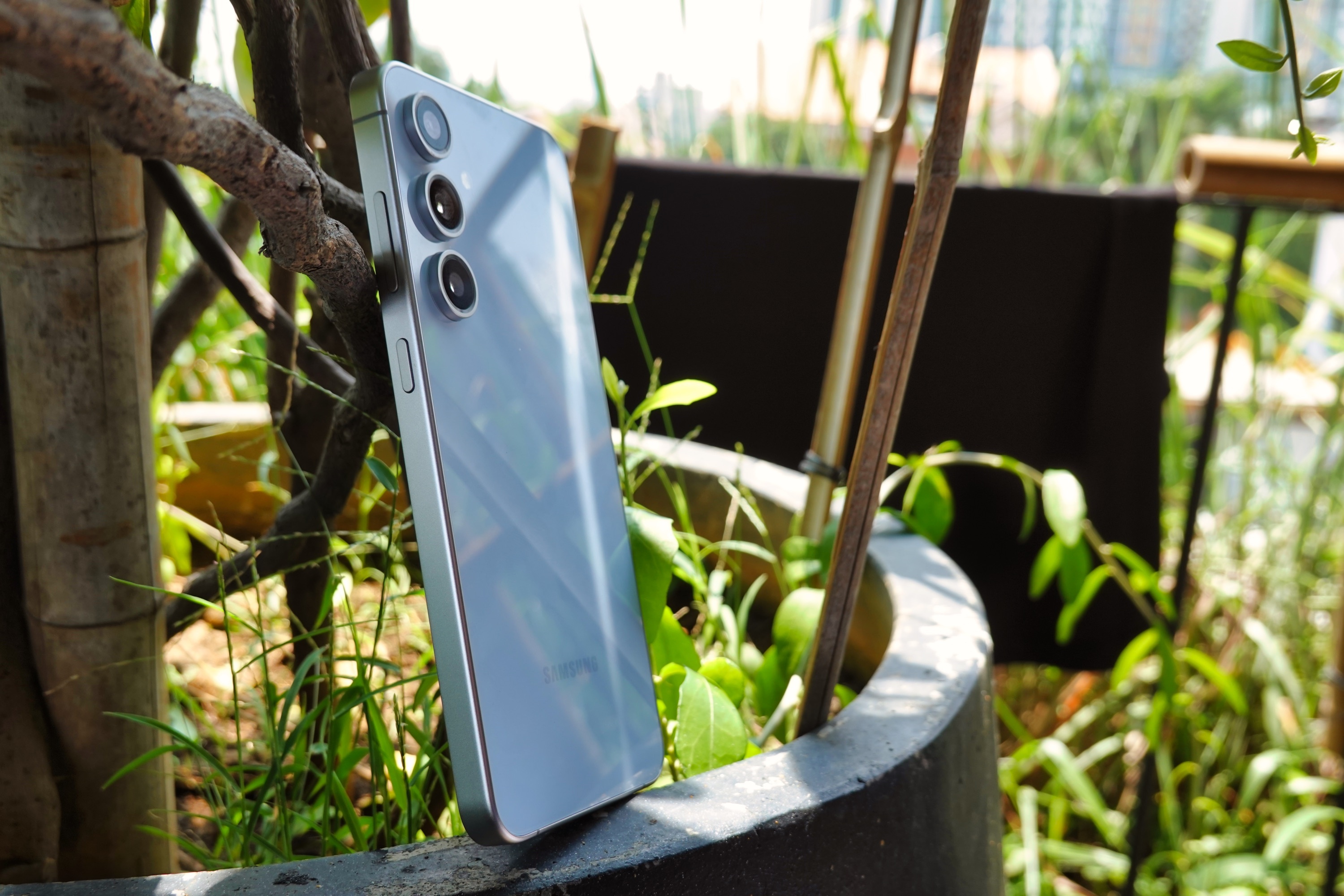 Samsung mo rong AI len 2 thiet bi moi hinh anh