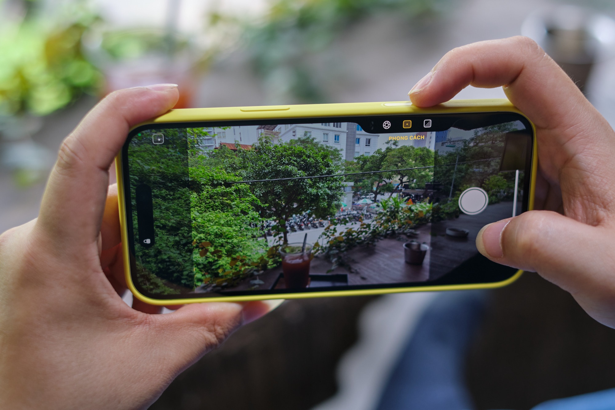 Cach su dung nut bam moi tren iPhone 16 hinh anh