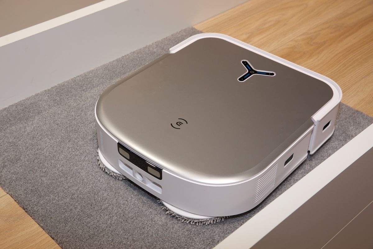 Hang robot phan hoi su co may hut bui phat am thanh la hinh anh