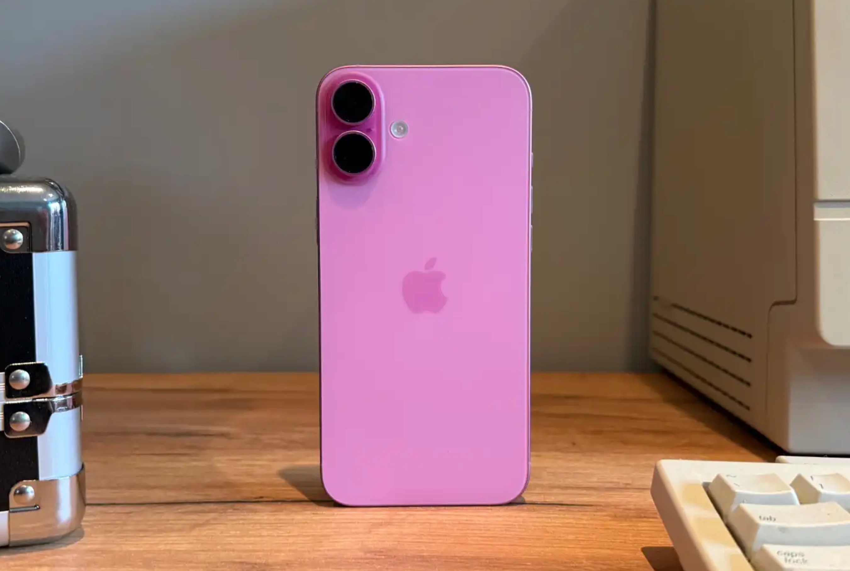 Nhung cach tiet kiem pin tren iPhone 16 hinh anh