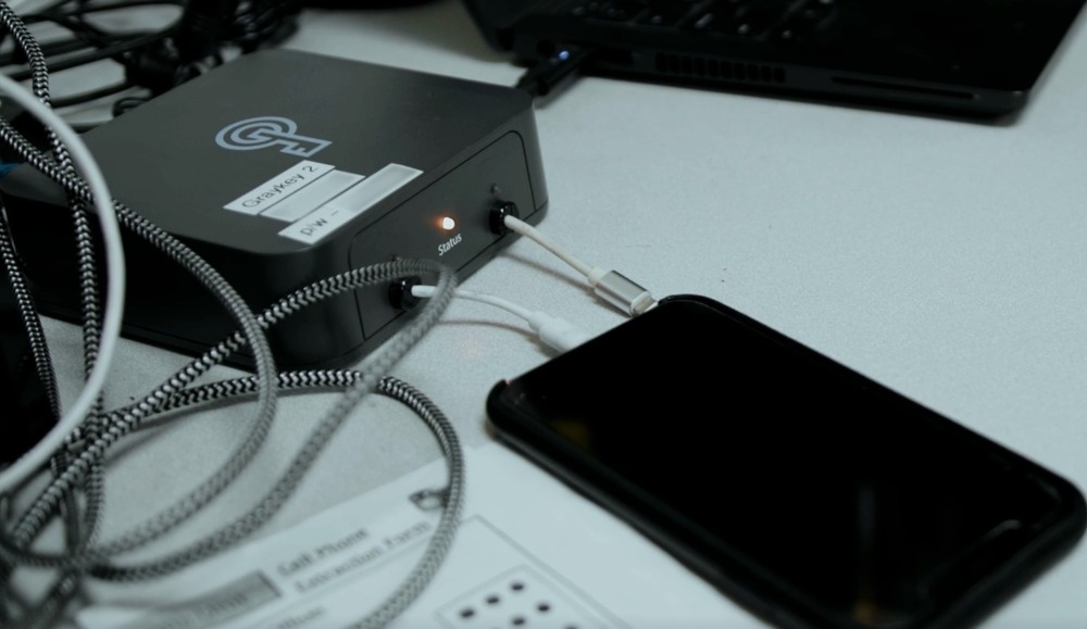 Cong cu 'be khoa' iPhone cua FBI lam duoc gi hinh anh