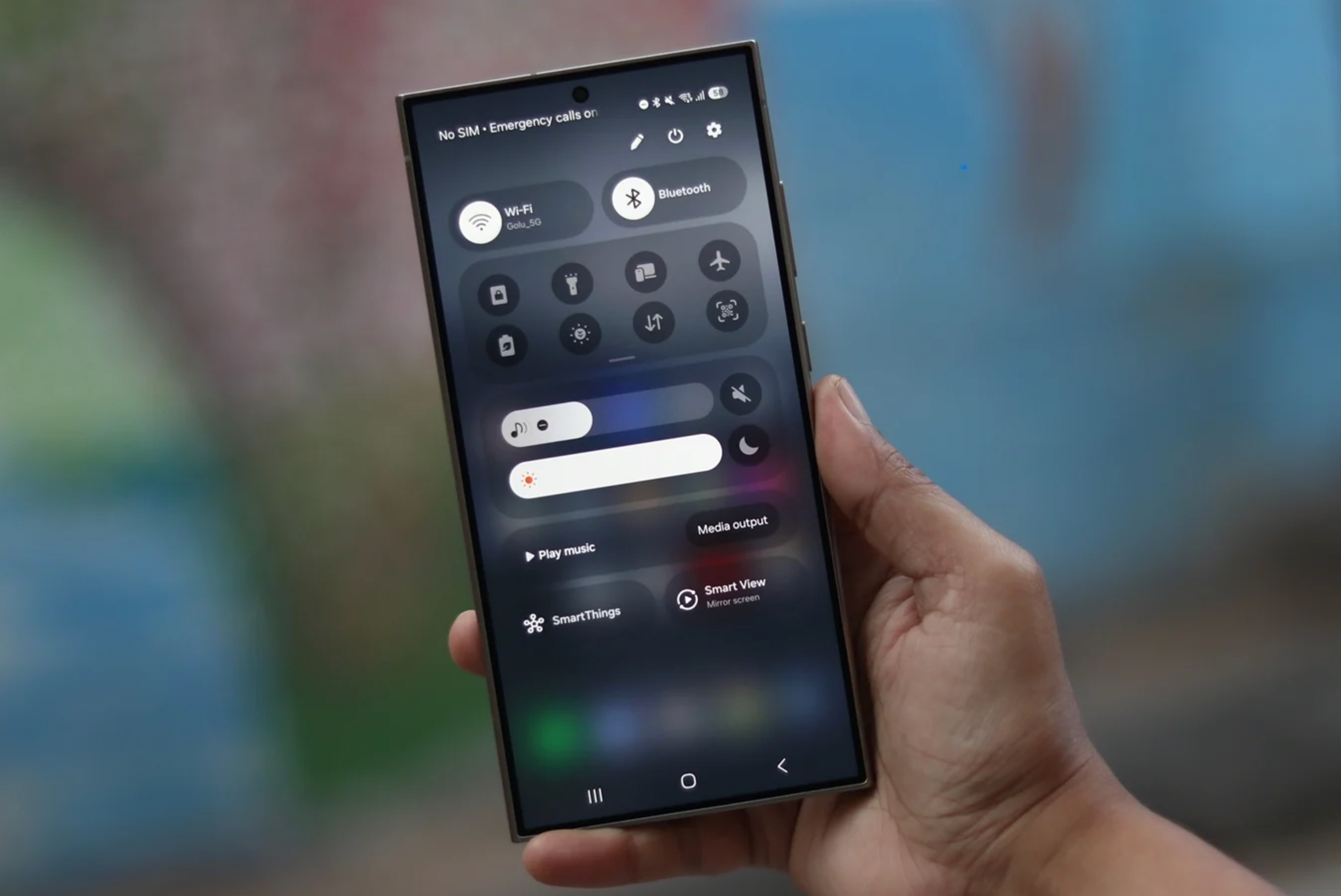 Dien thoai Samsung duoc dai tu phan mem hinh anh
