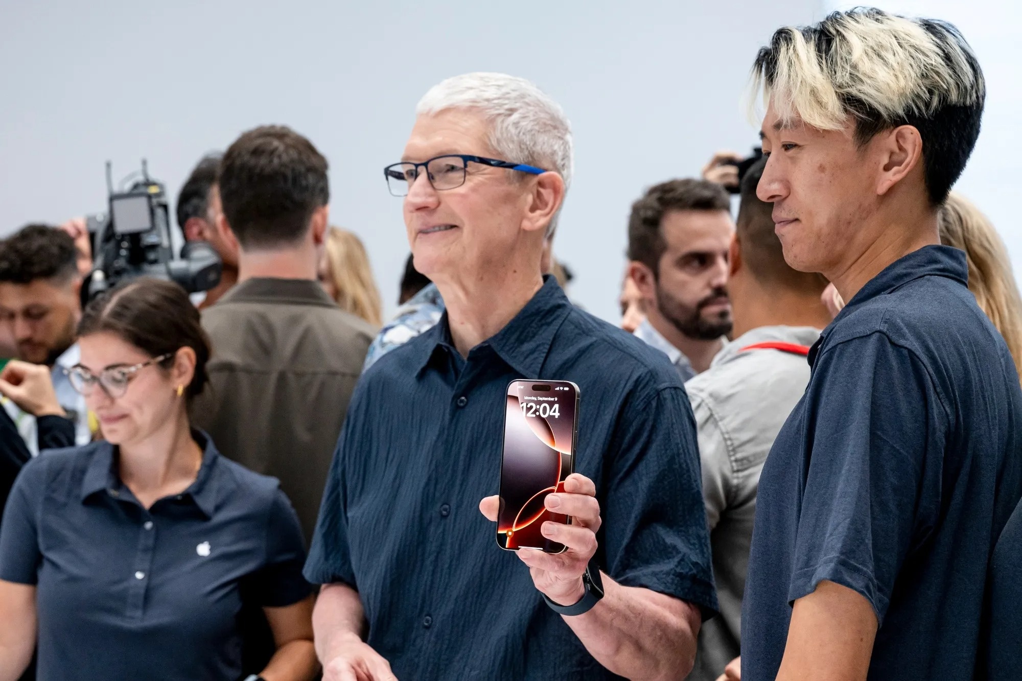 Tim Cook khen DeepSeek hinh anh