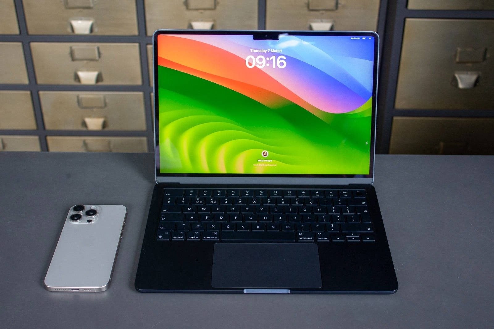 MacBook Air M4,  Apple ra mat MacBook,  Apple gioi thieu laptop,  ra mat san pham anh 3